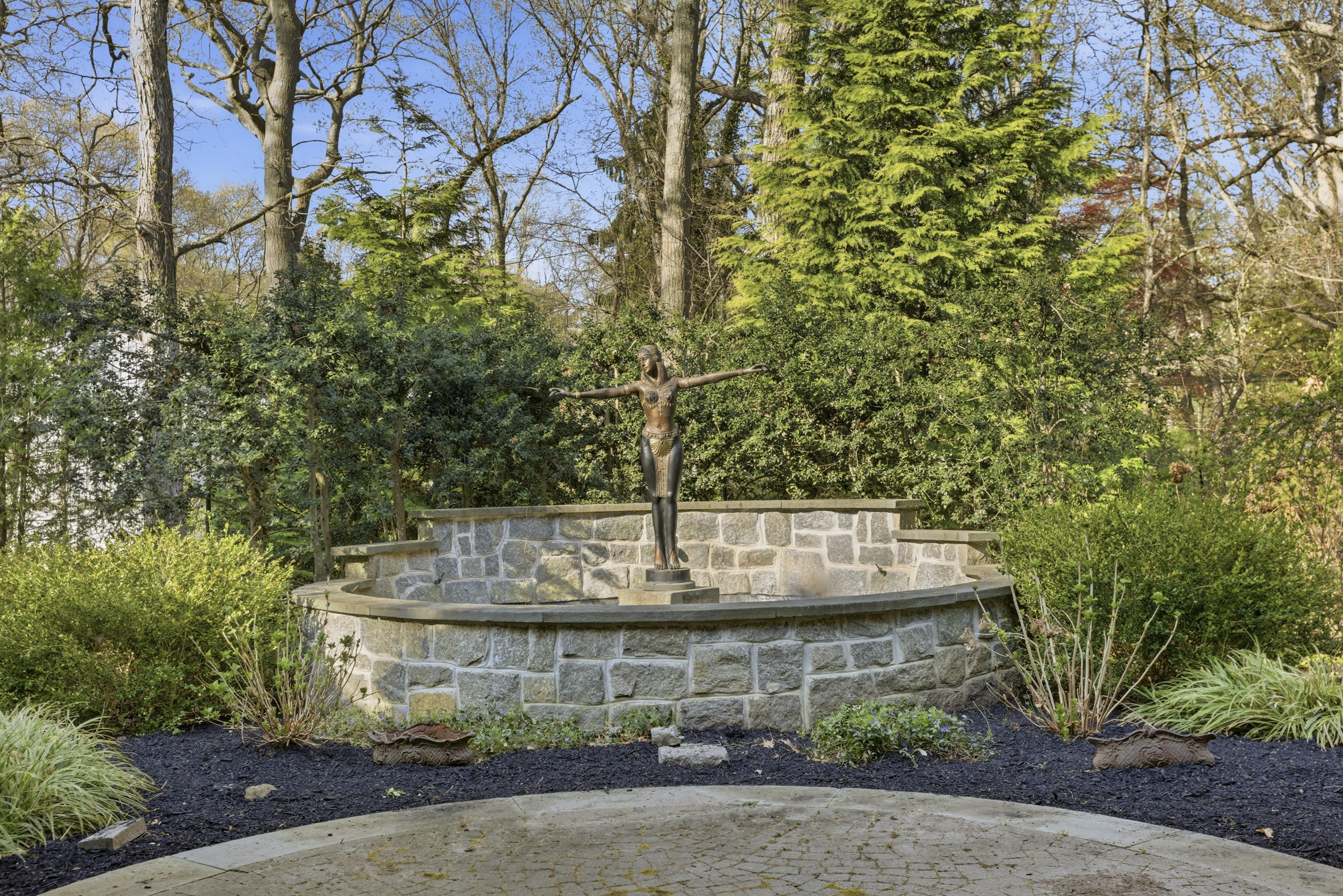 31 W Meadow Road 