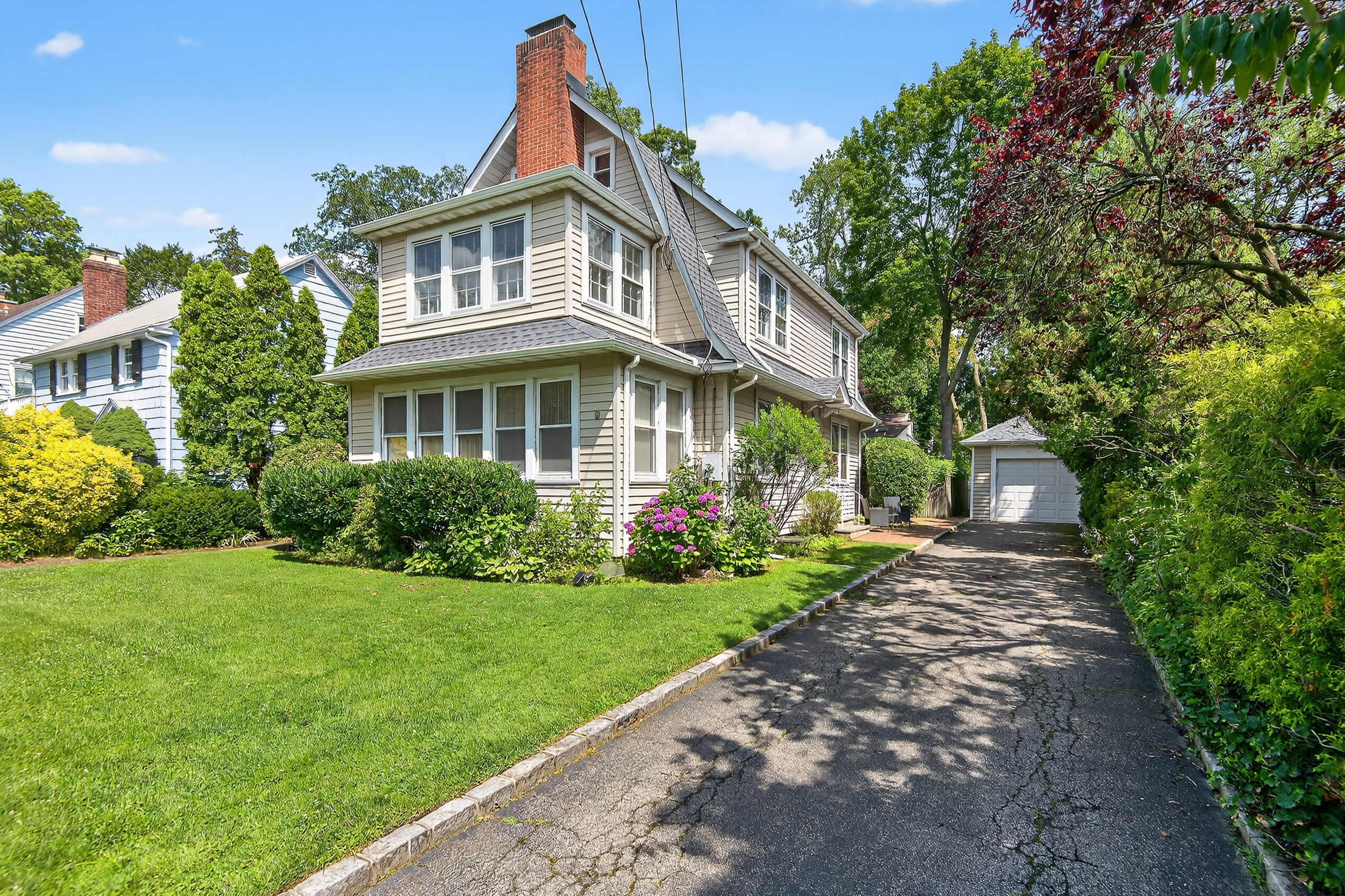 9 Vista Way