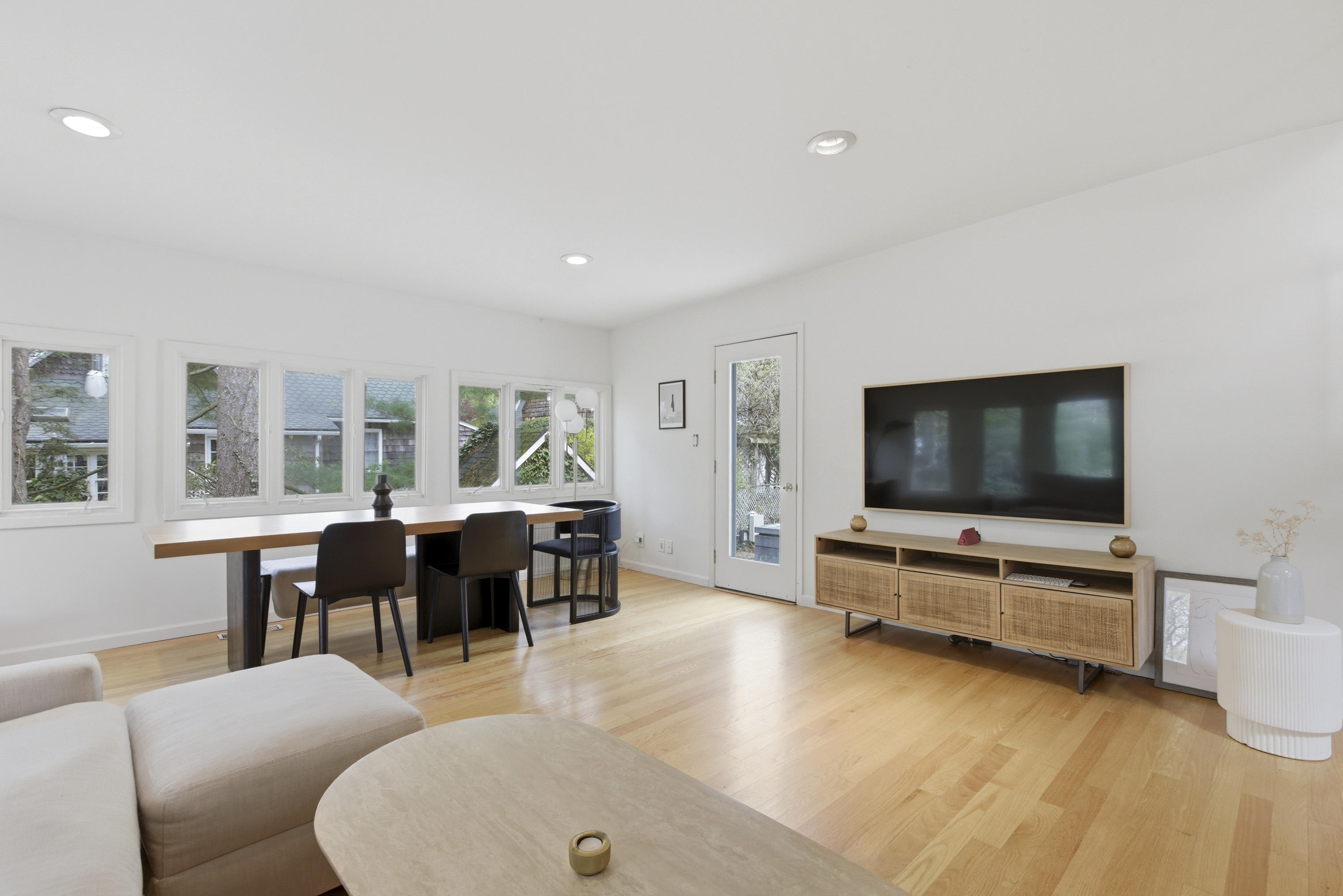 33 Hillside Road