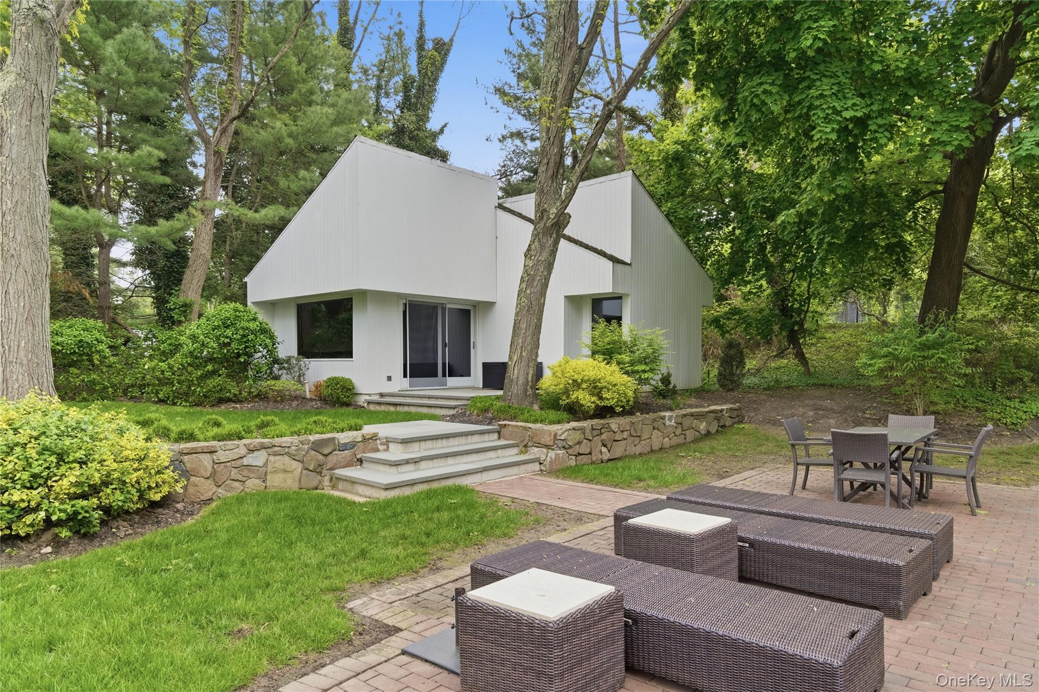 93 Hoaglands Lane 