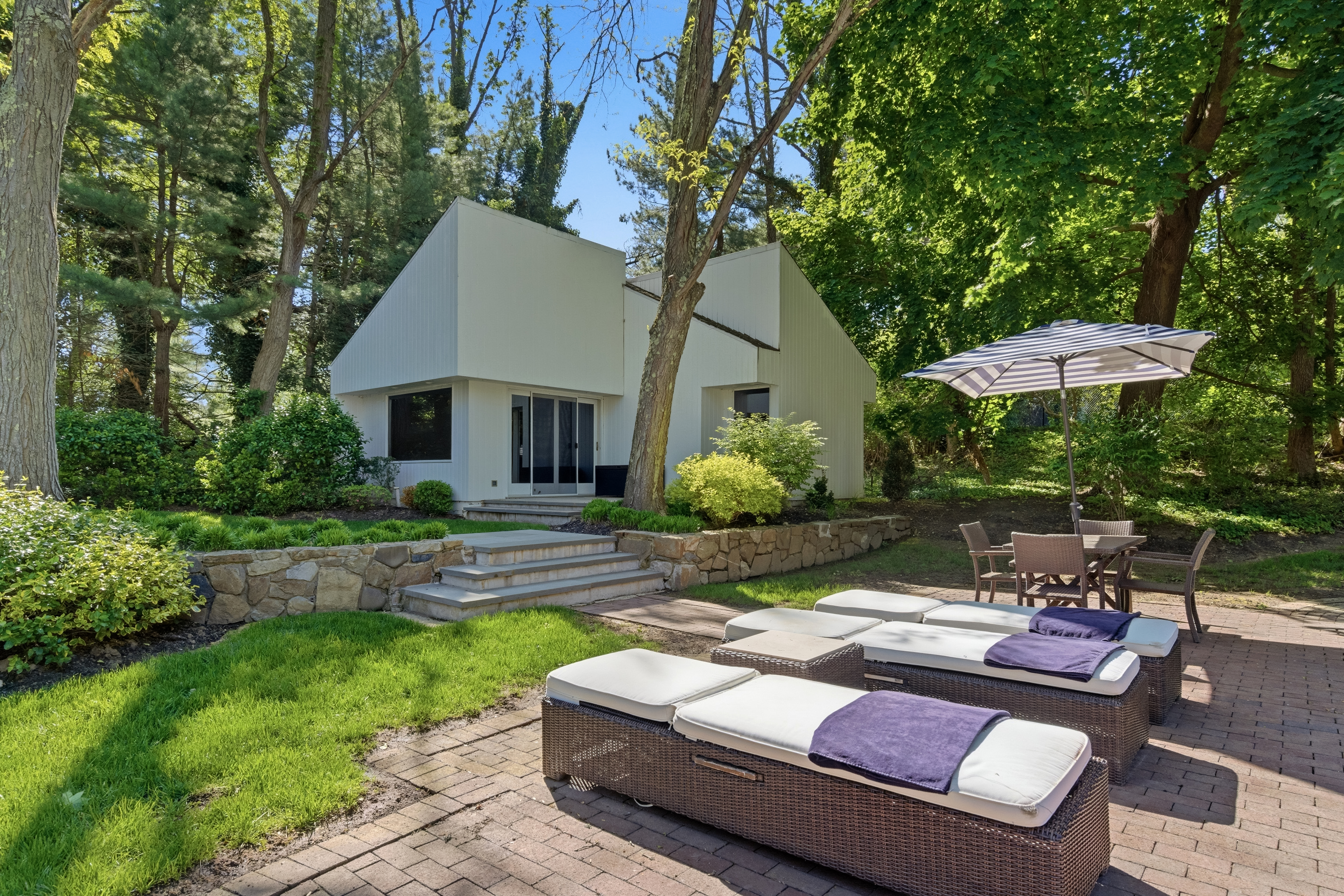 93 Hoaglands Lane 
