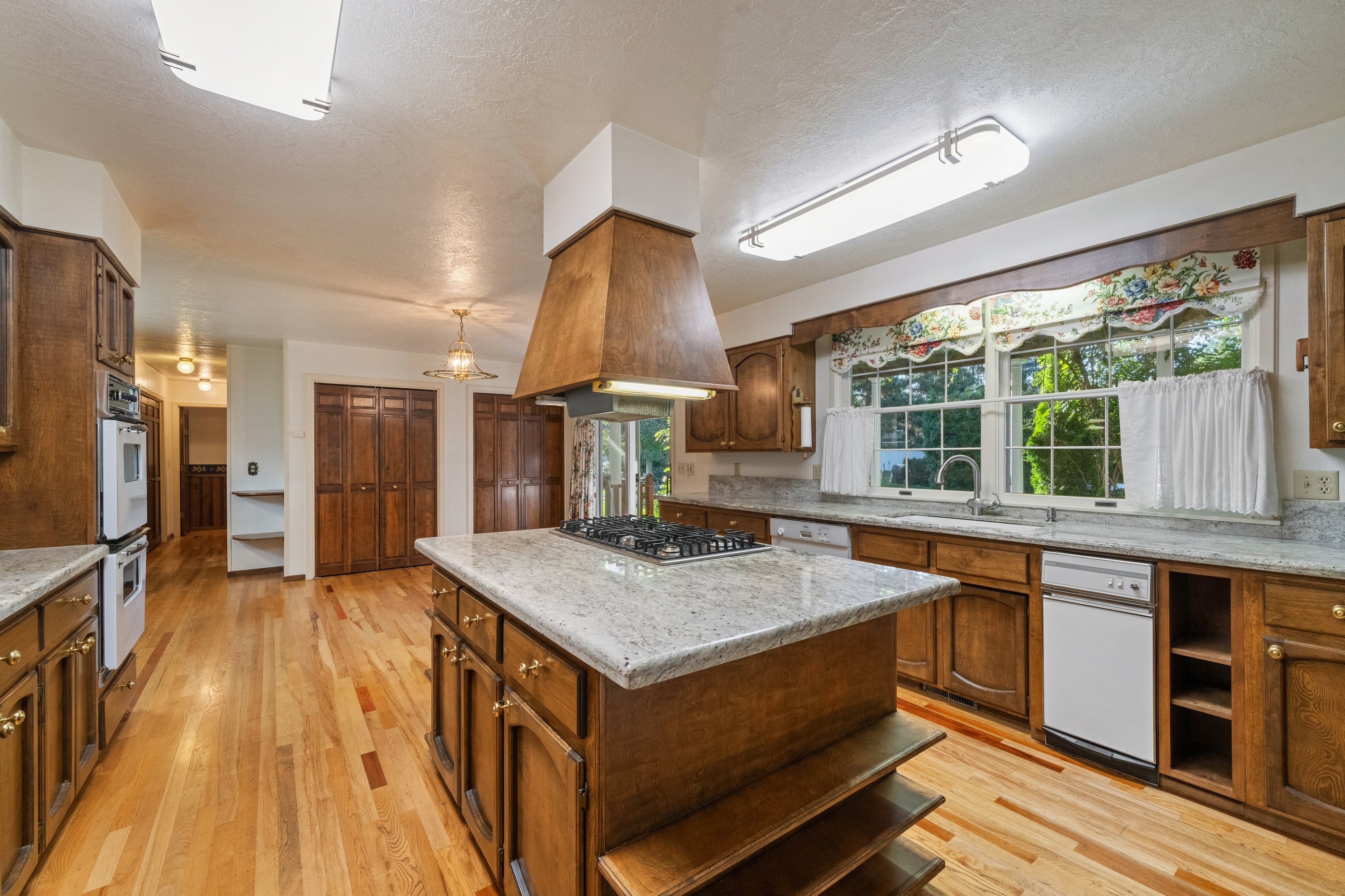 2208 Tawny Woods Place 