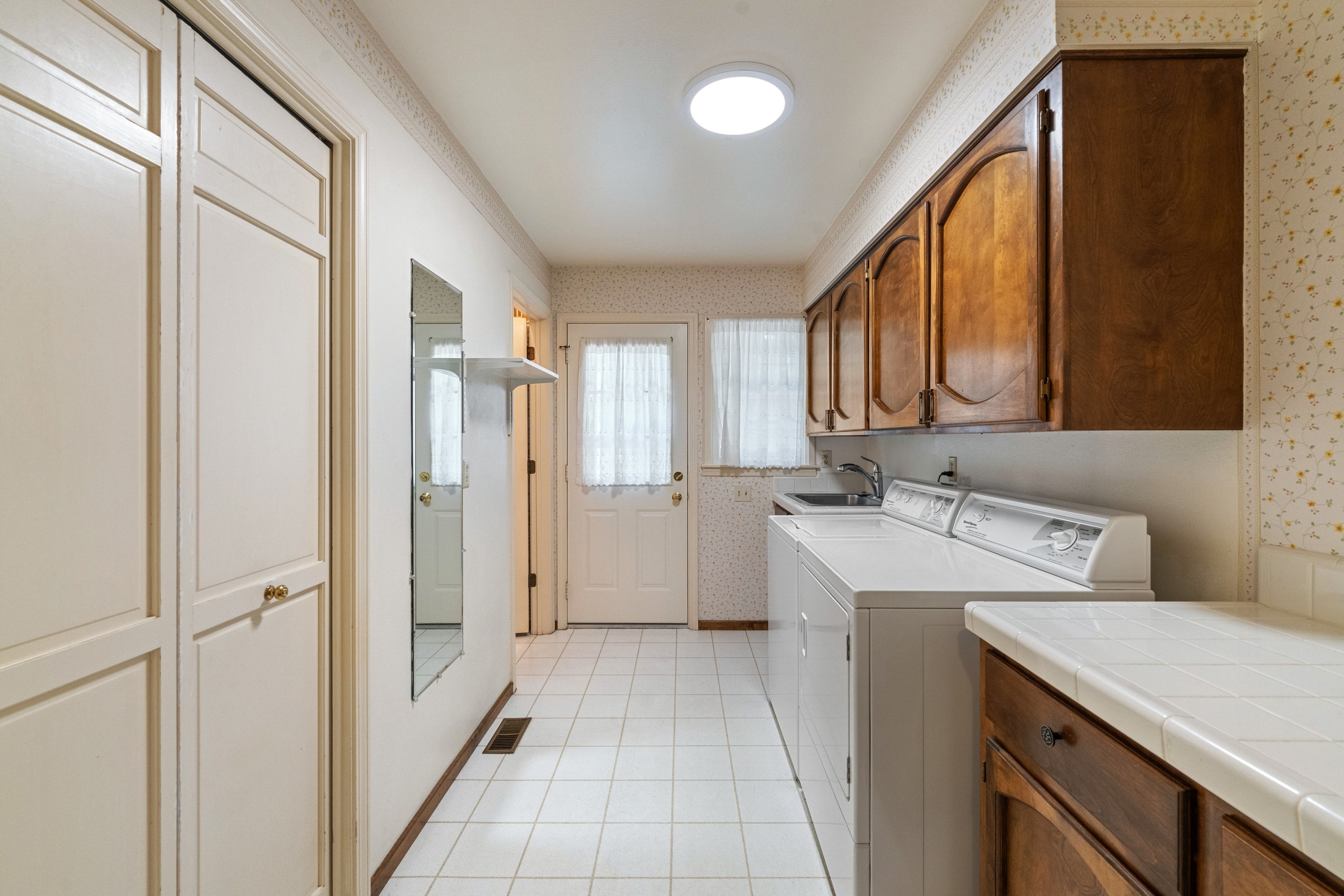 2208 Tawny Woods Place 