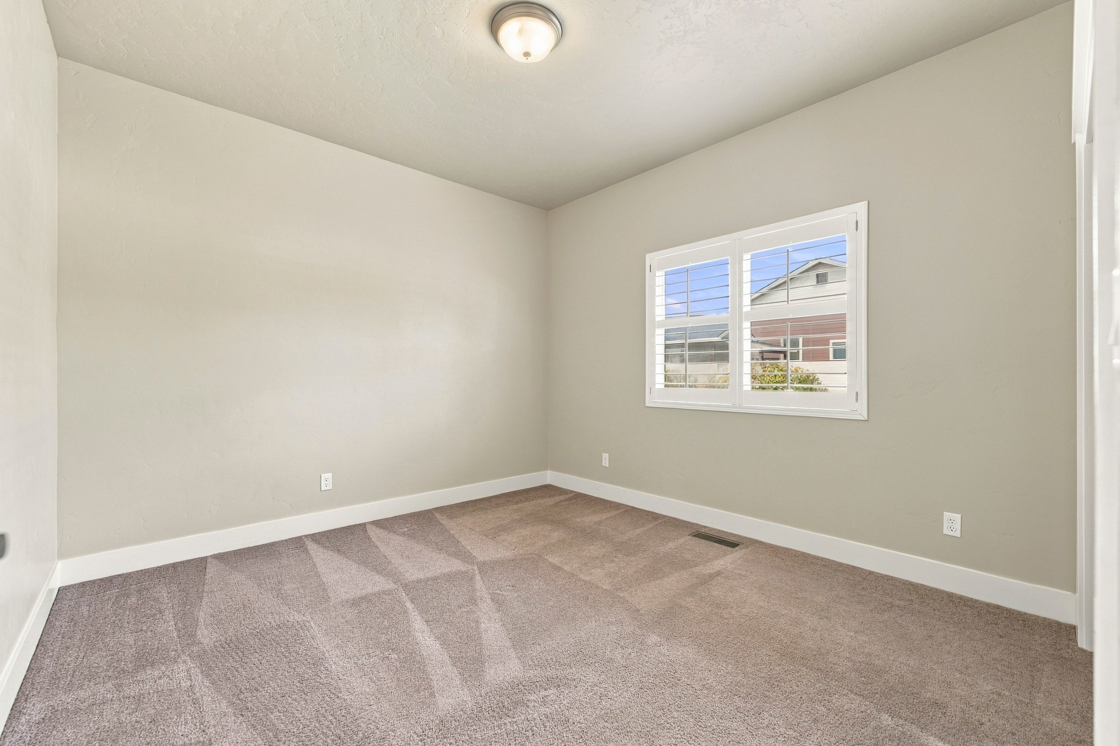 265 W Hidden Meadow Way