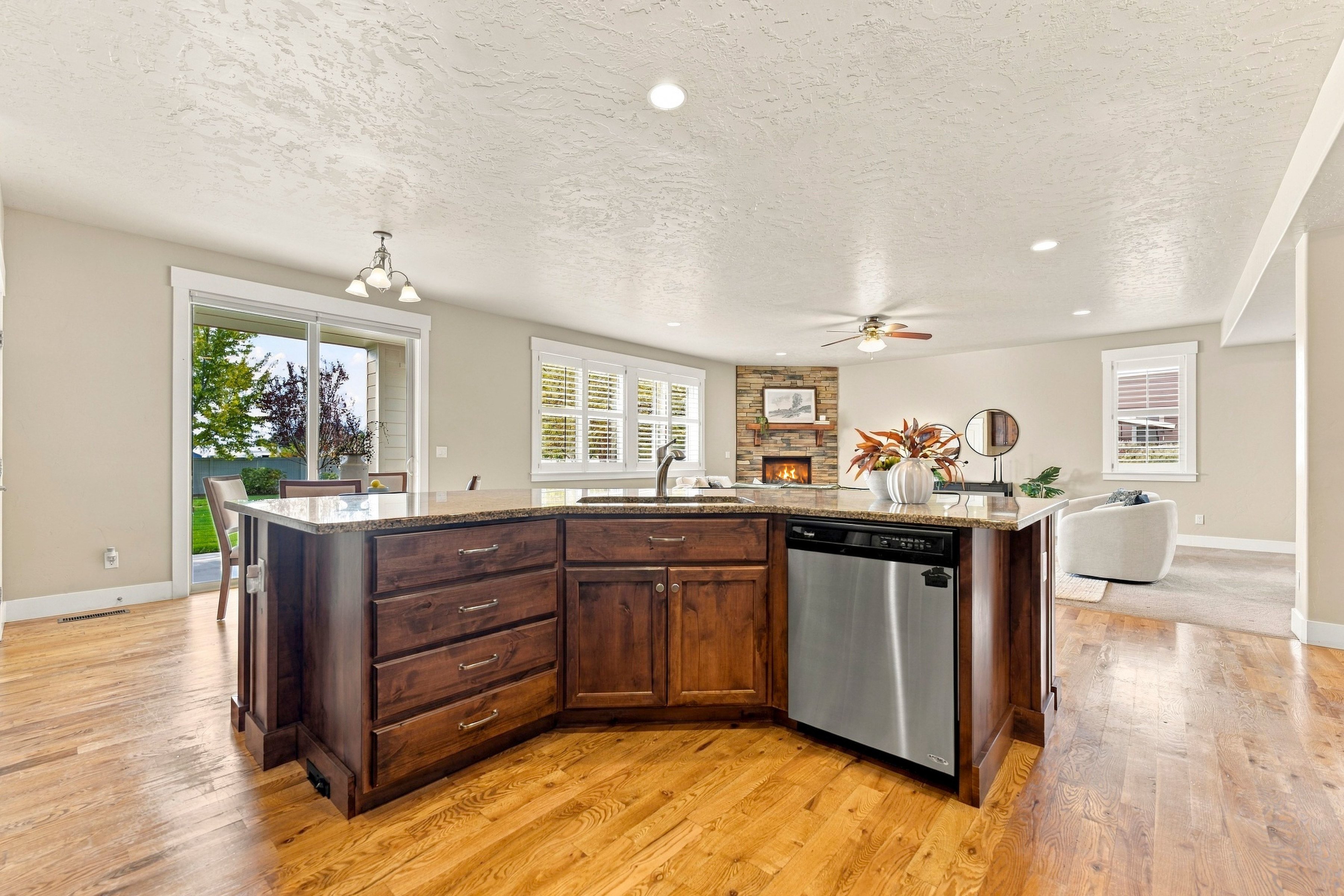 265 W Hidden Meadow Way