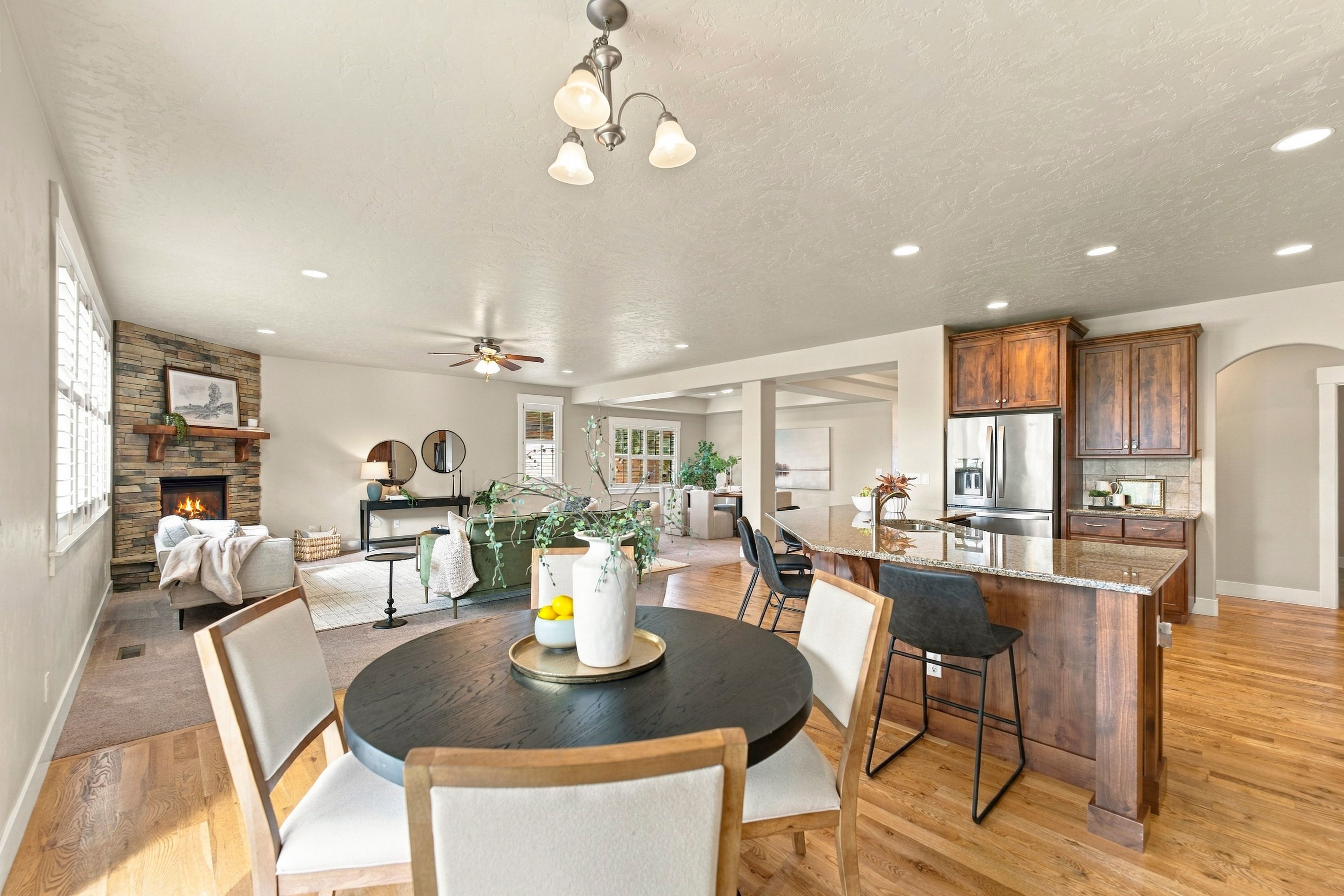 265 W Hidden Meadow Way