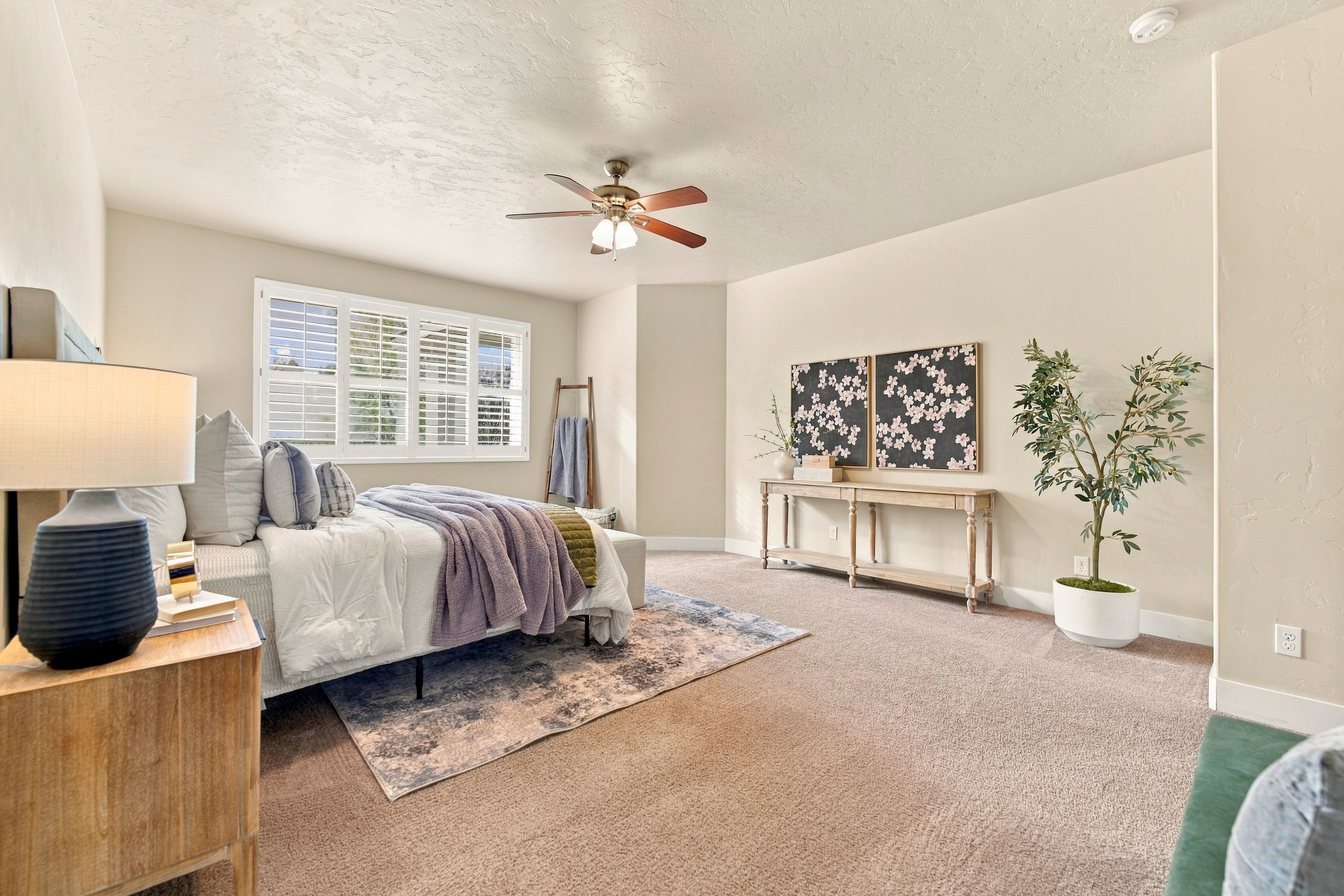265 W Hidden Meadow Way