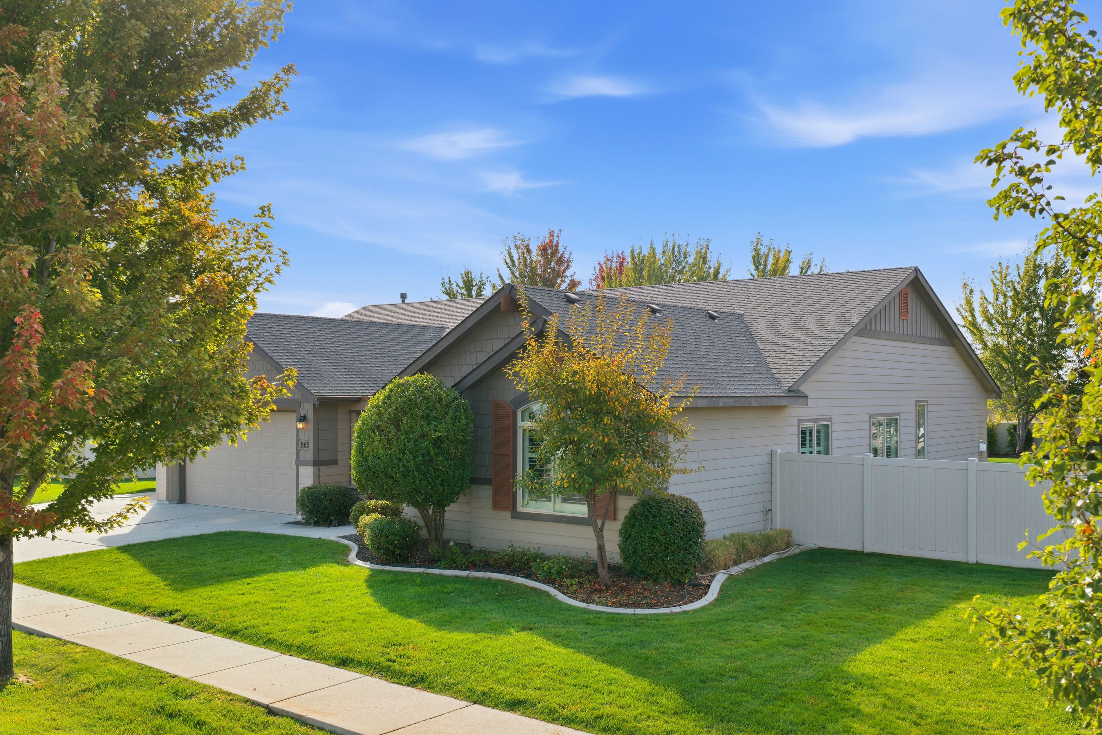 265 W Hidden Meadow Way