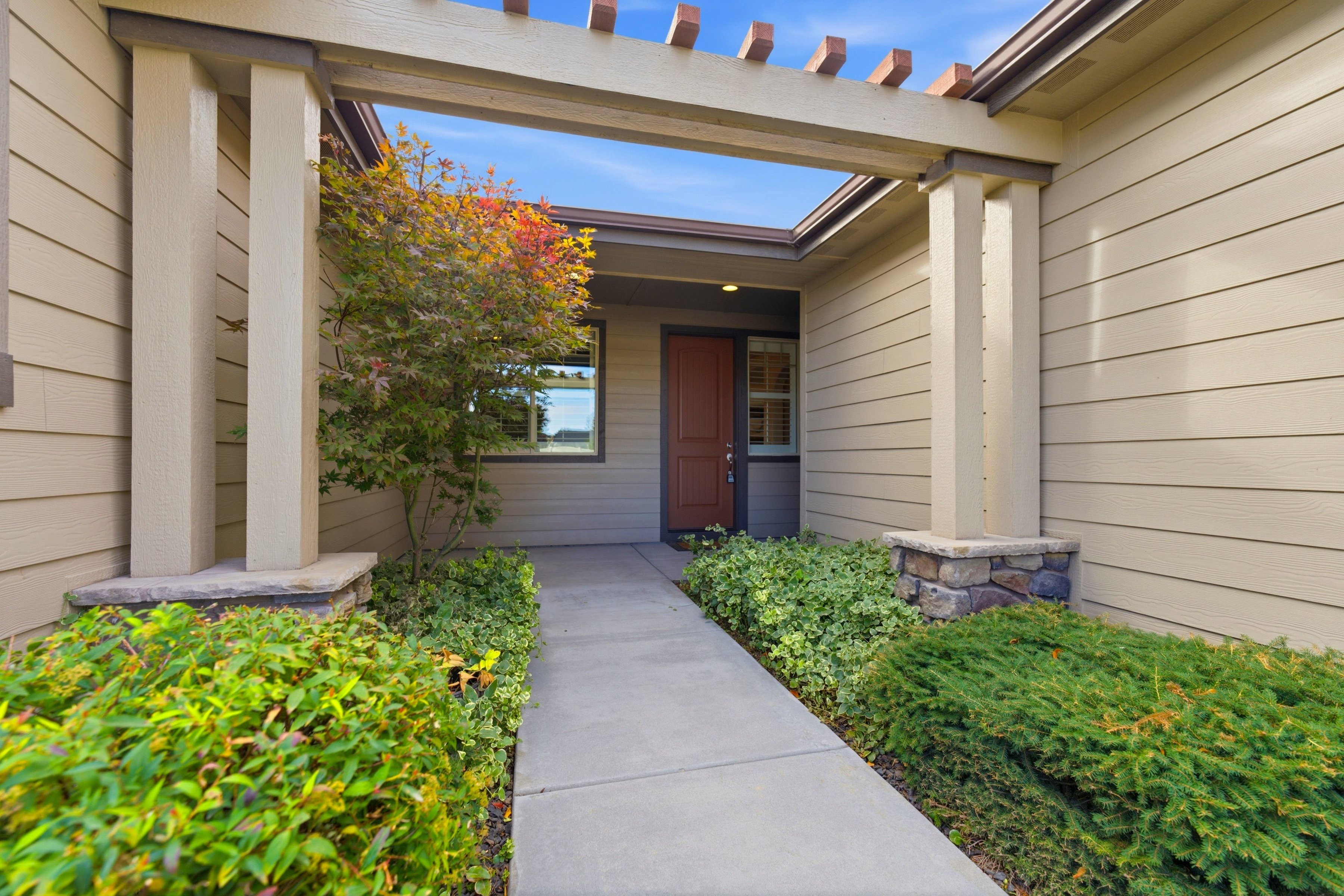 265 W Hidden Meadow Way