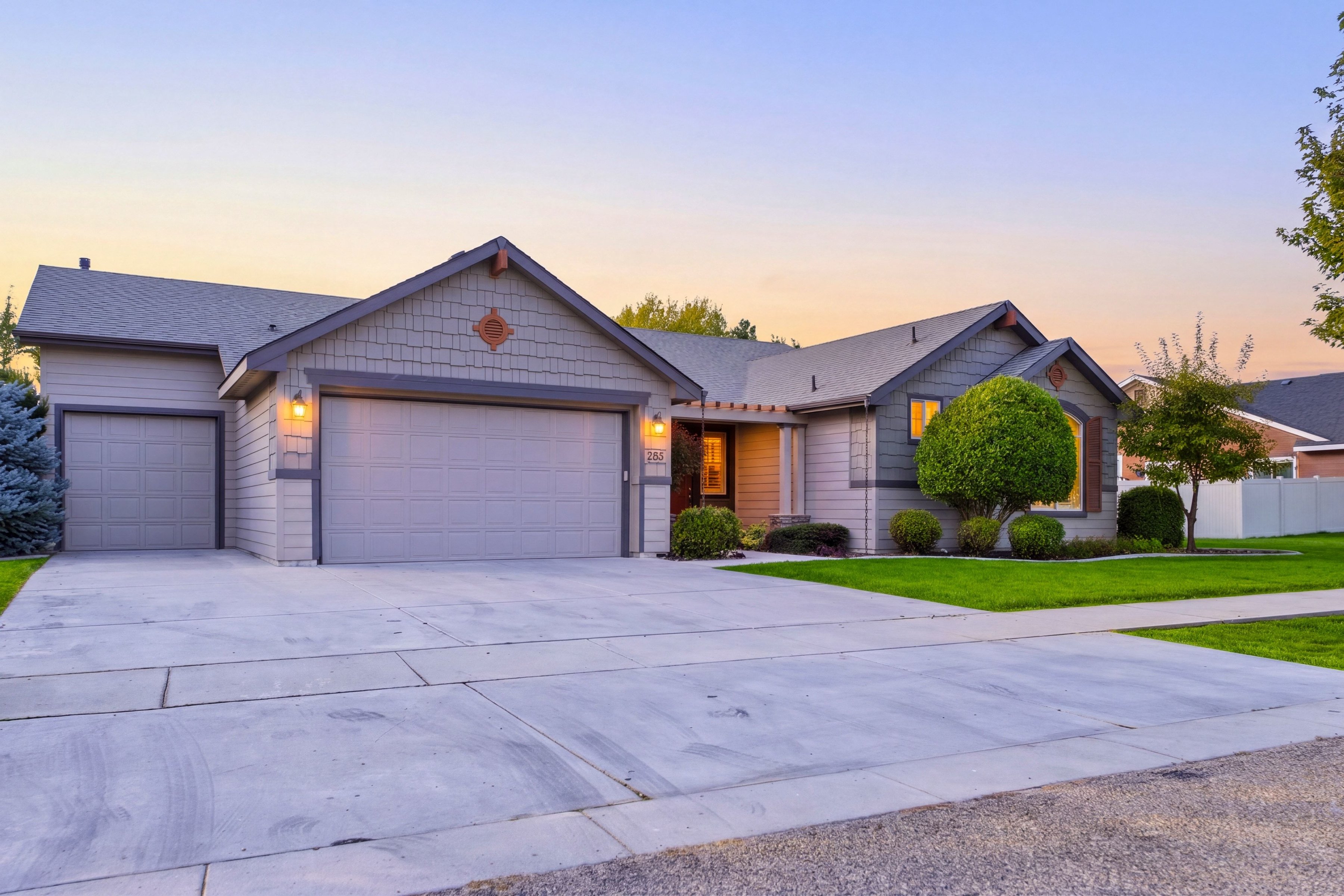 265 W Hidden Meadow Way
