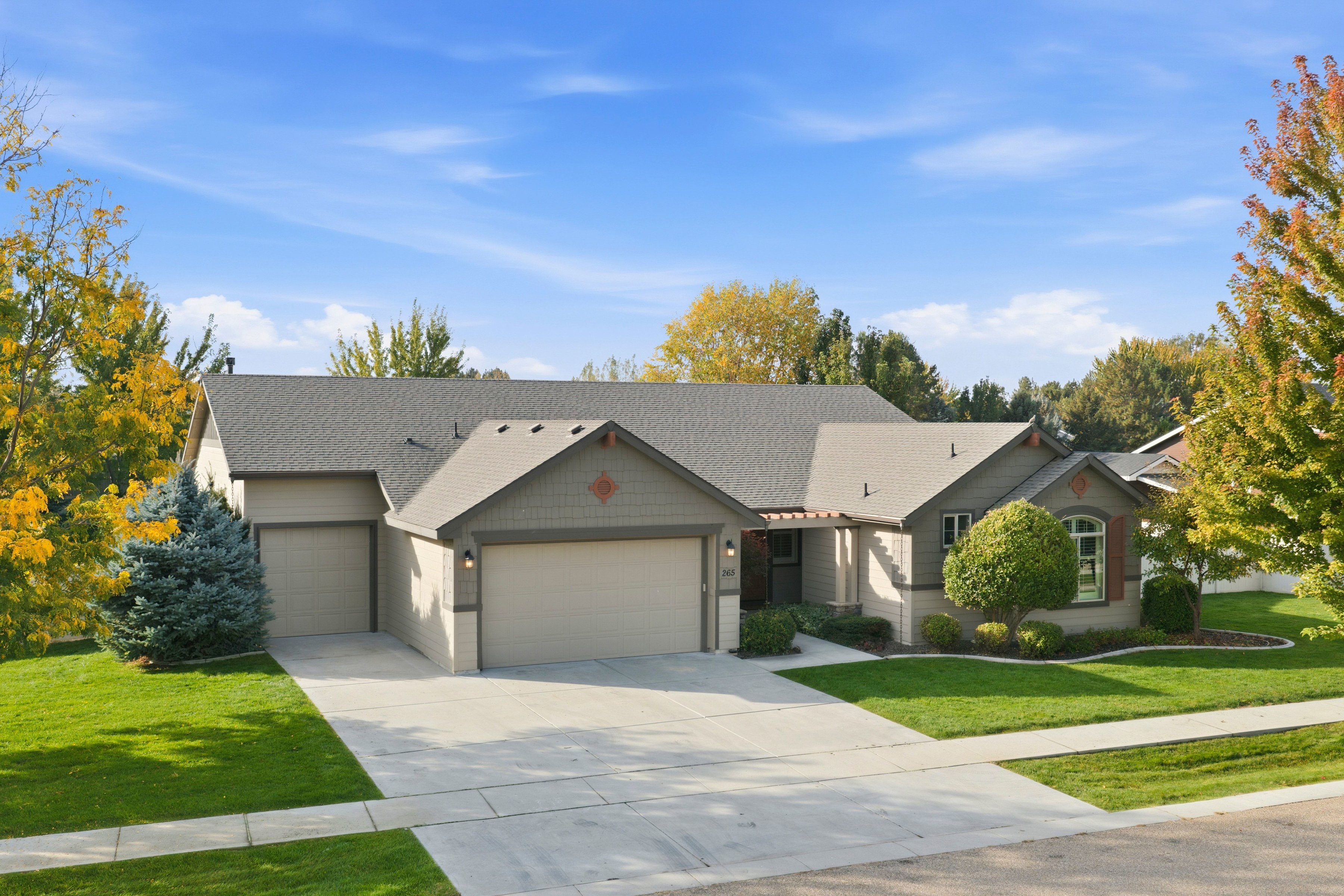 265 W Hidden Meadow Way
