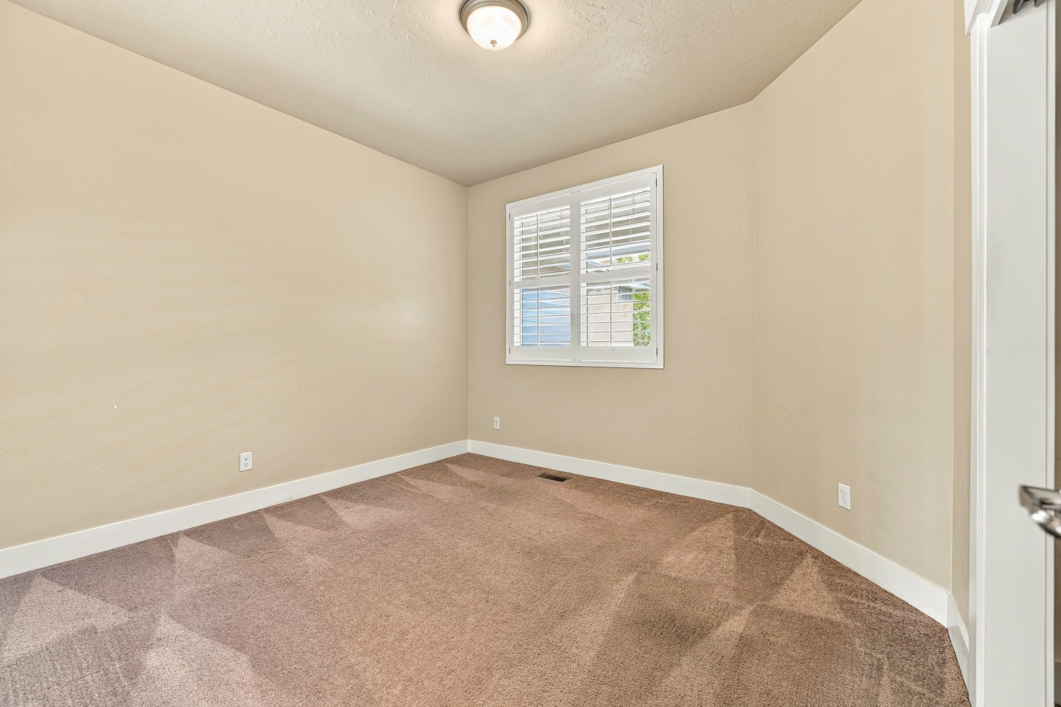 265 W Hidden Meadow Way