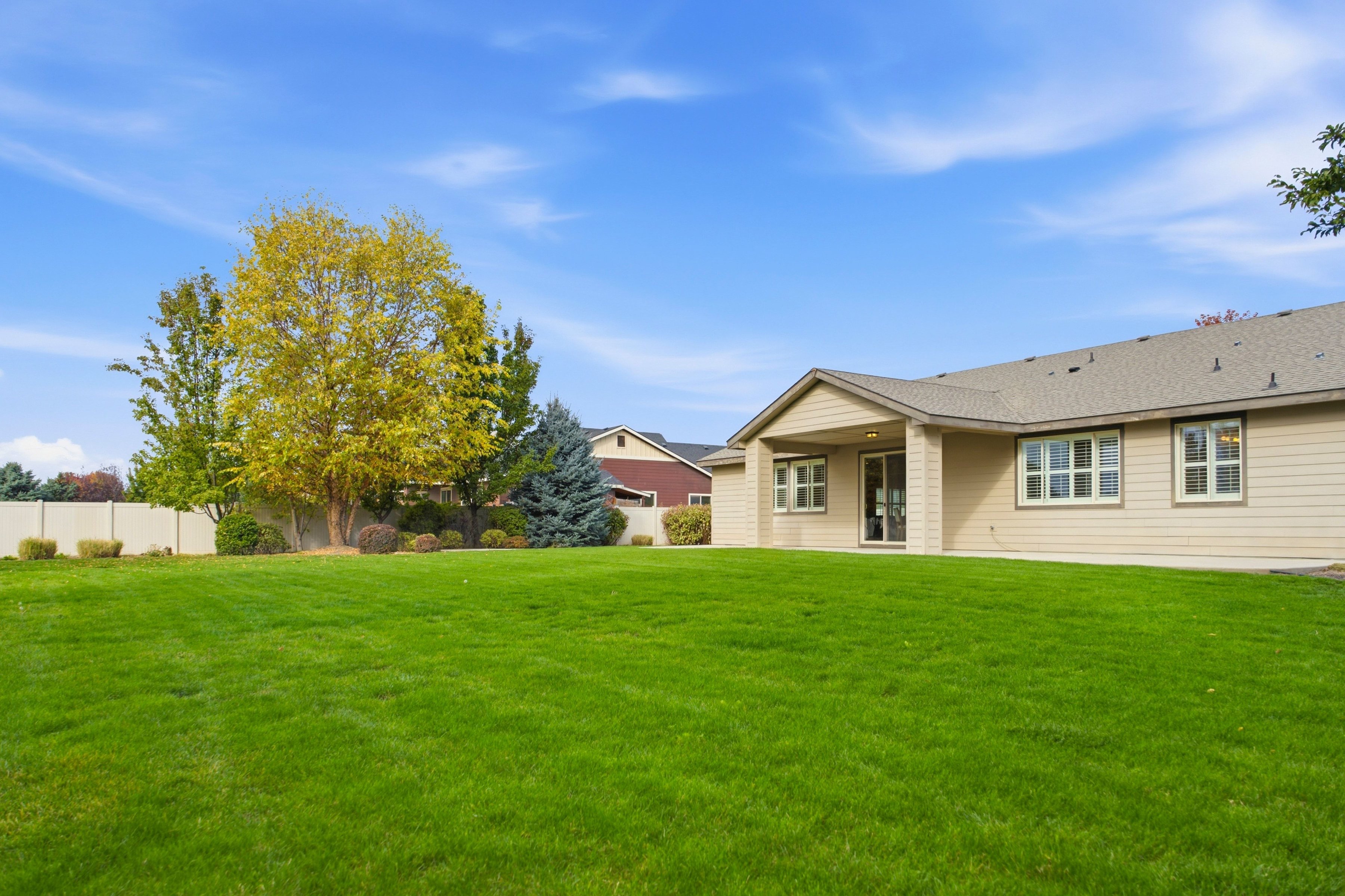 265 W Hidden Meadow Way