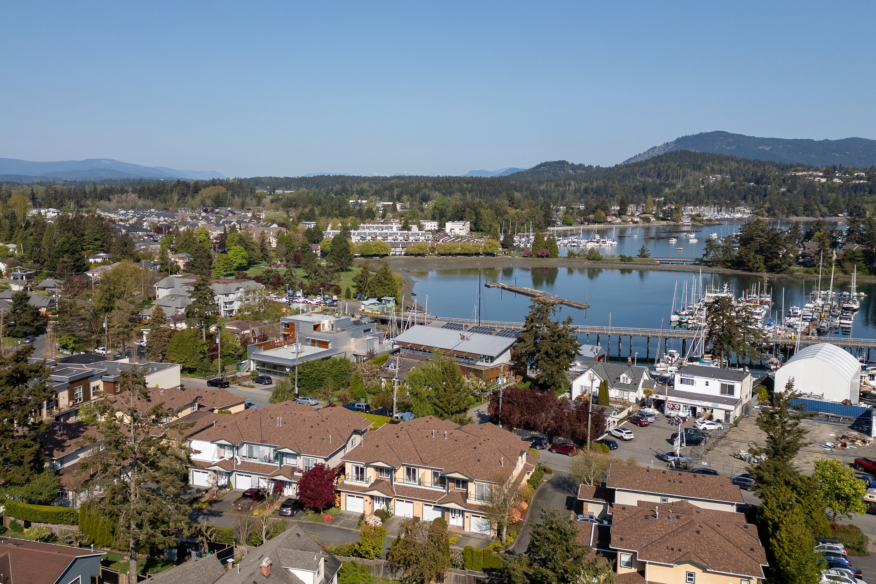 13-2235 Harbour Road