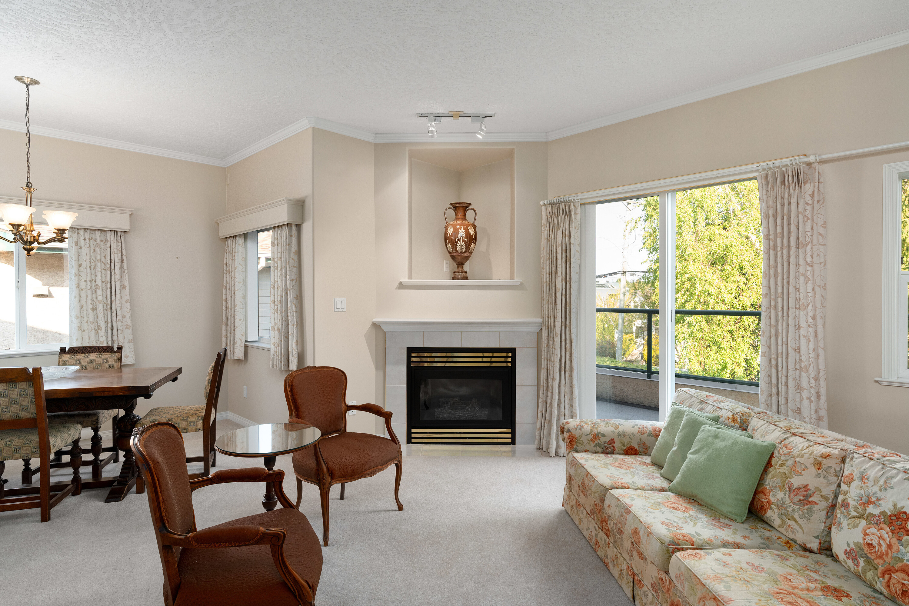 13-2235 Harbour Road