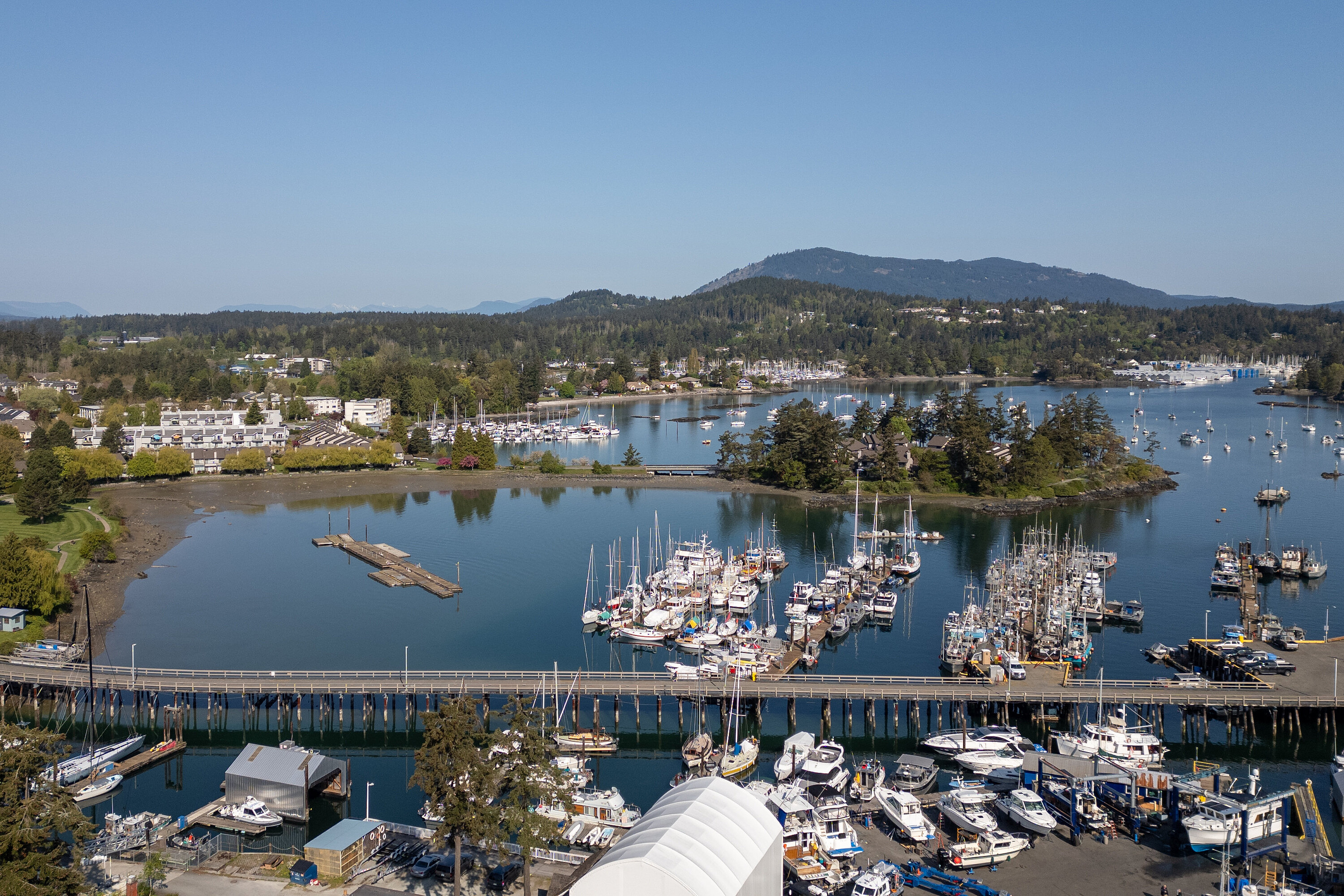 13-2235 Harbour Road