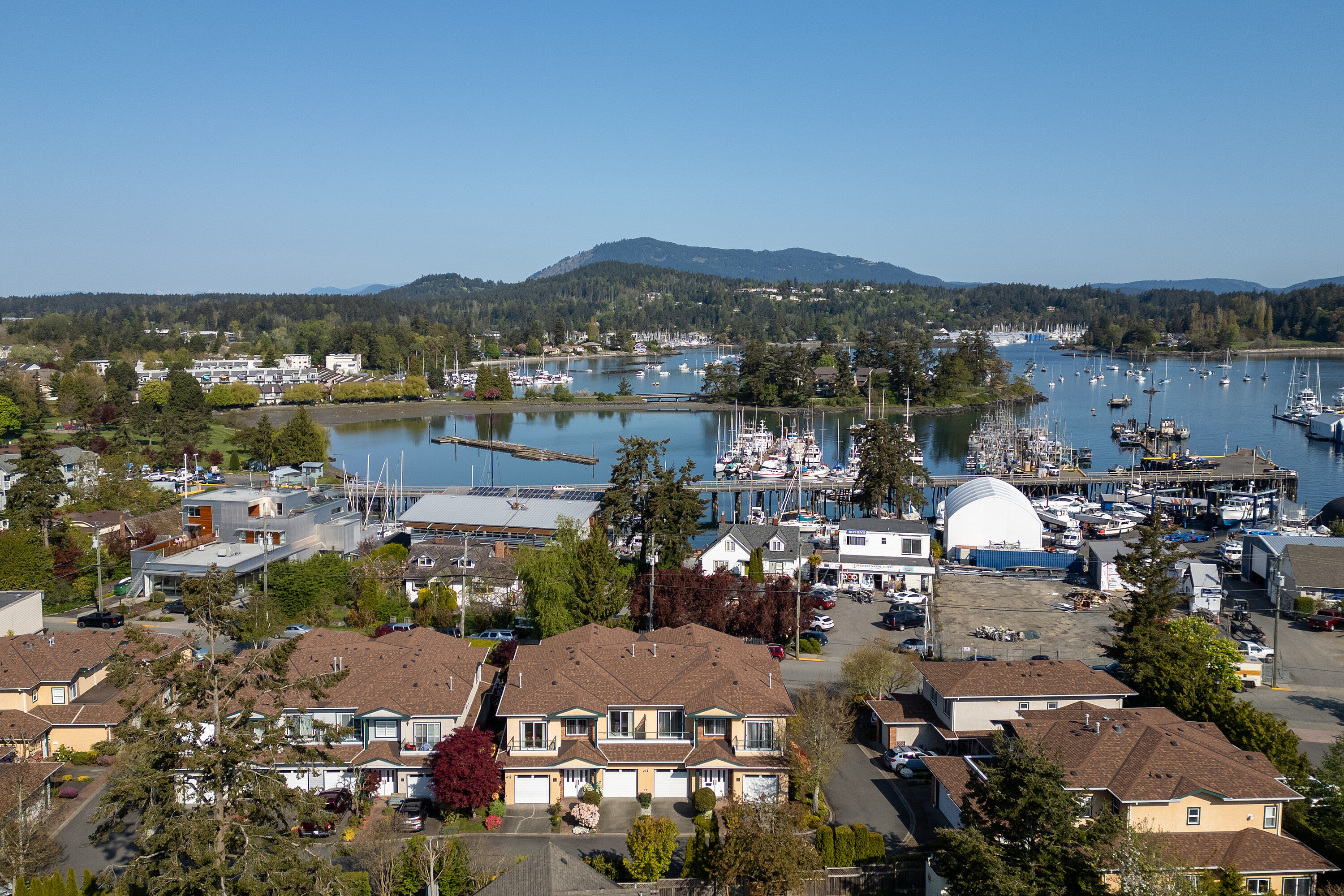 13-2235 Harbour Road