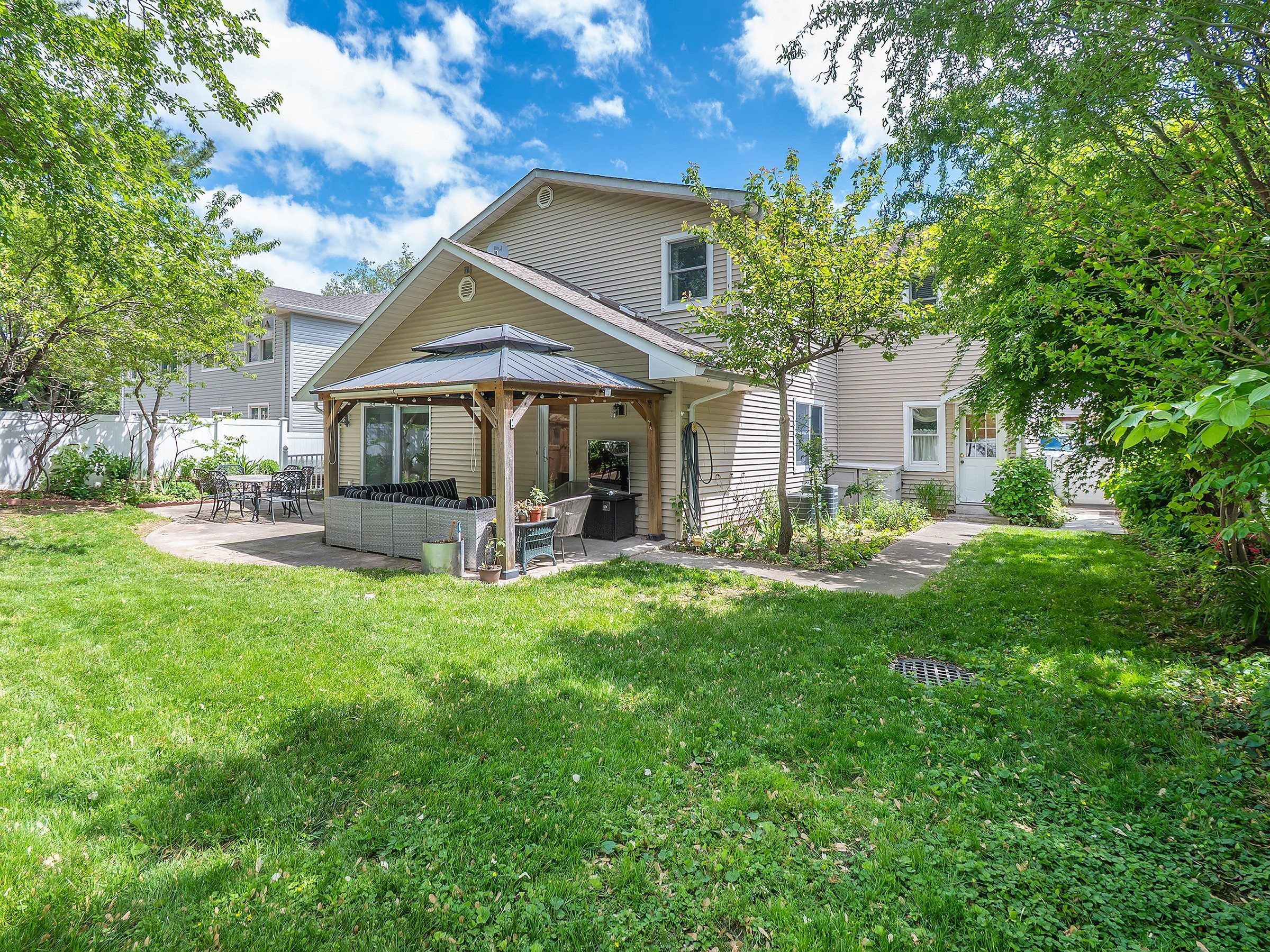 21 Marwood Road N