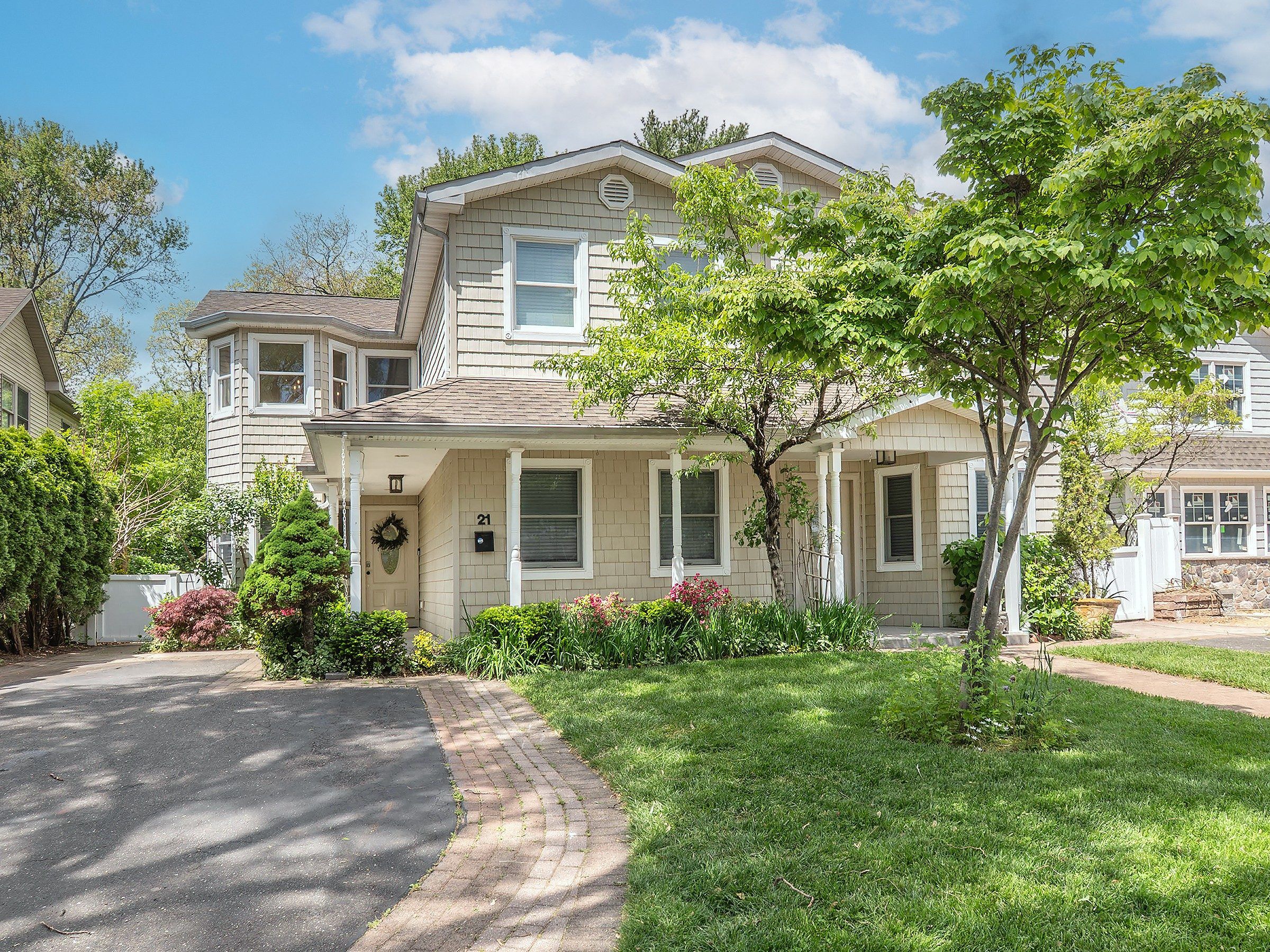 21 Marwood Road N