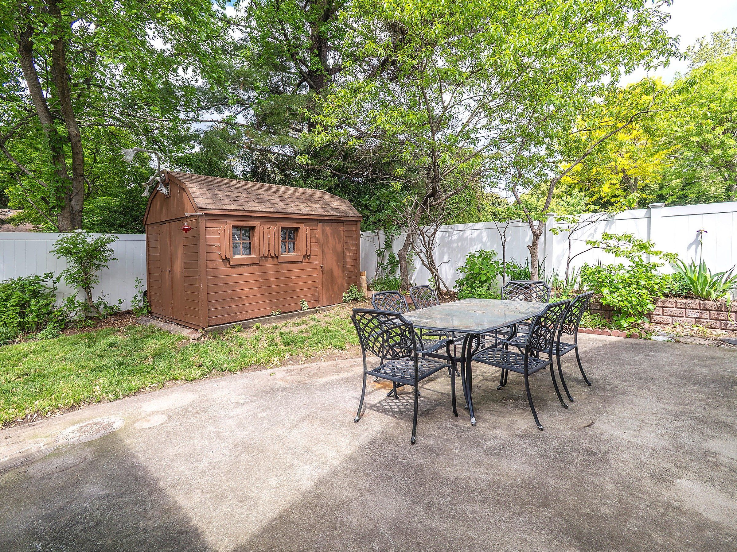 21 Marwood Road N