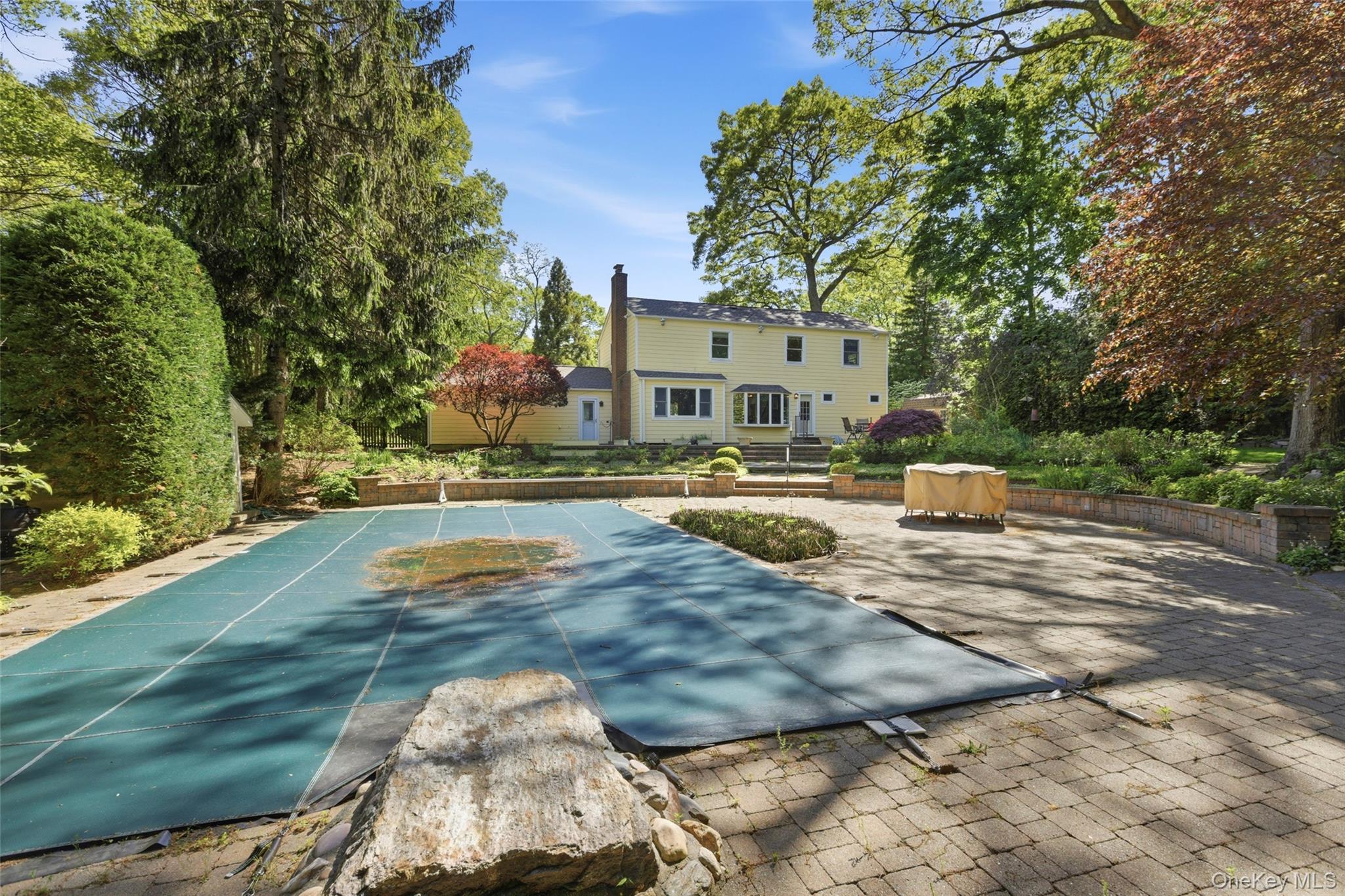 23 Woodhull Road