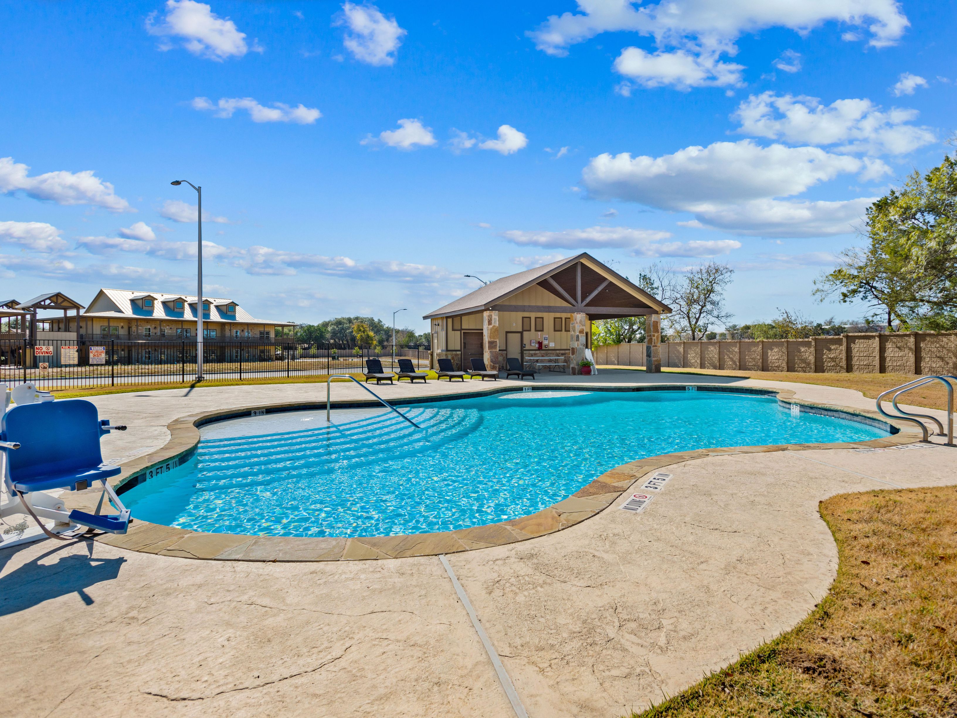 1554 Gruene Road Unit A13
