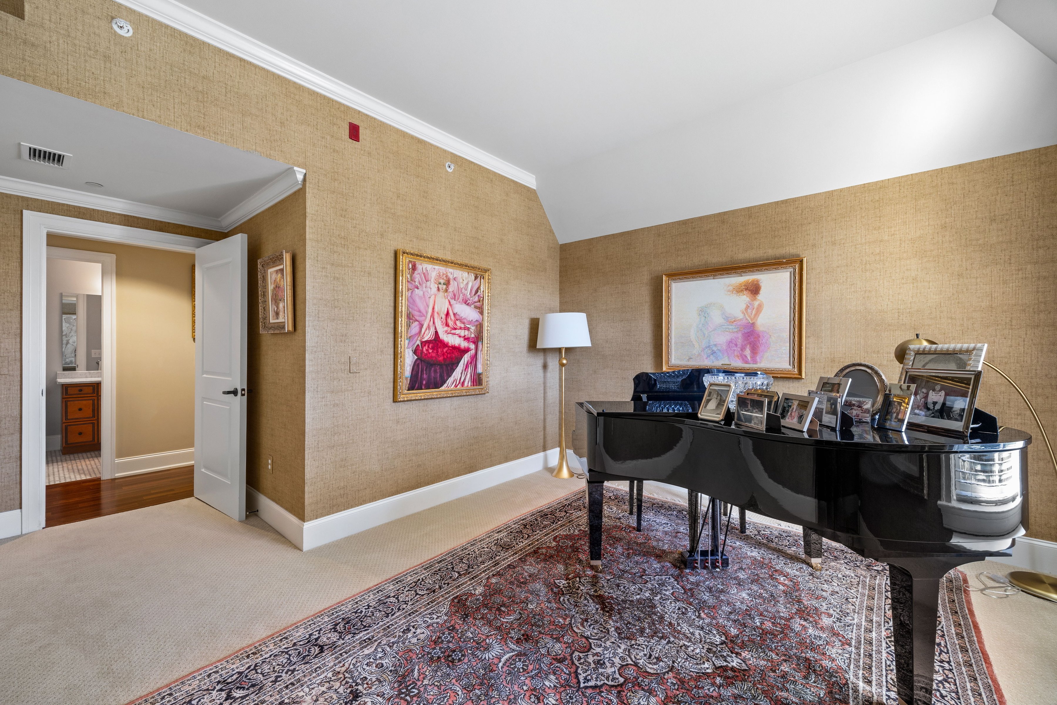 115 East Montgomery Avenue Unit 3B