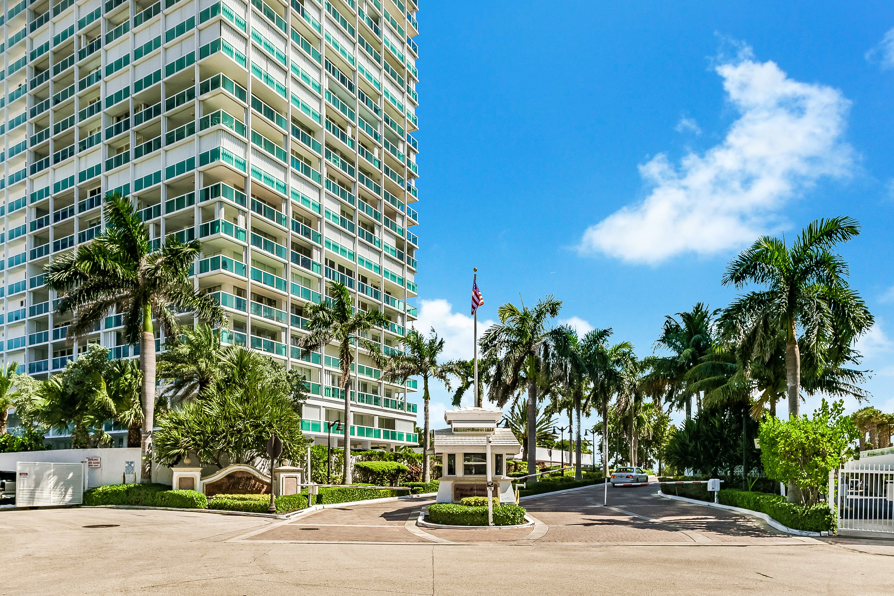 2100 S Ocean Lane #1206 