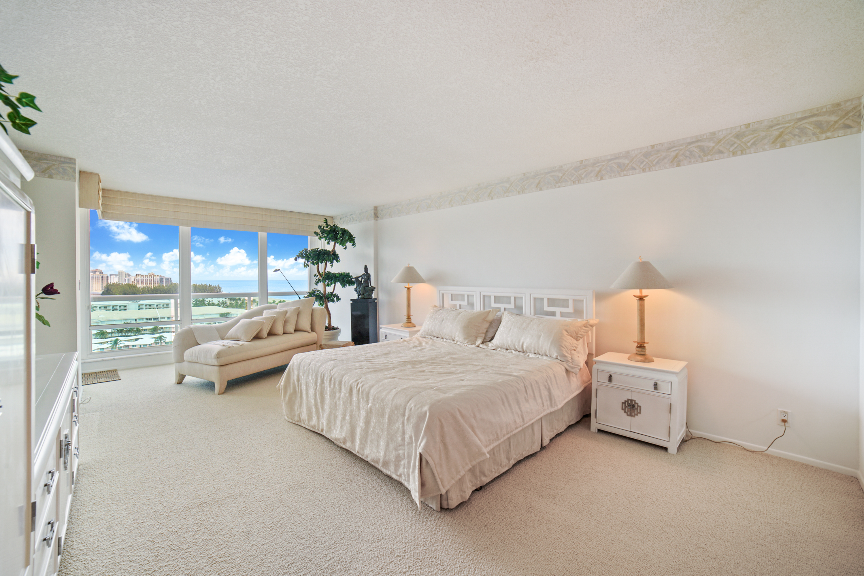 2100 S Ocean Lane #1206 