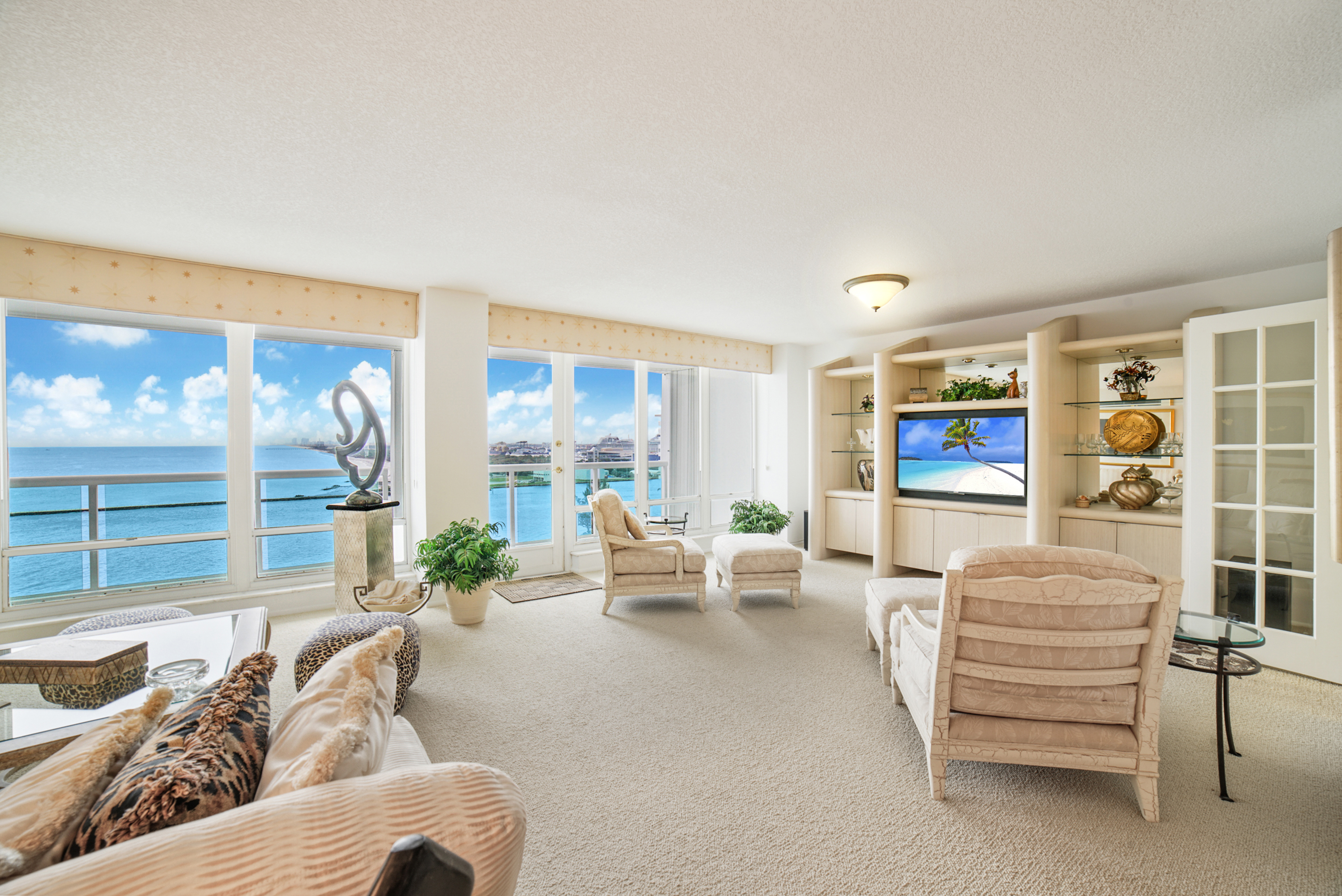 2100 S Ocean Lane #1206 