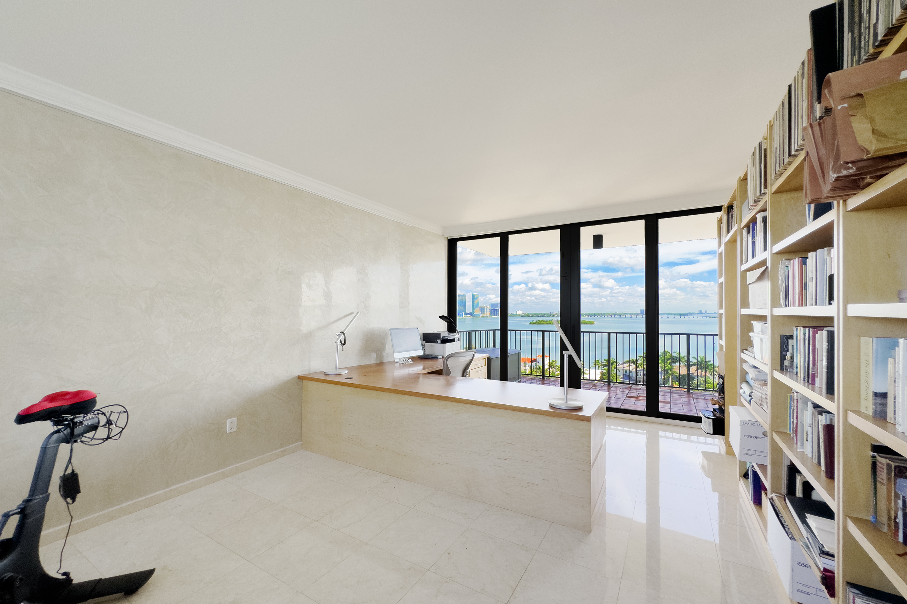 1000 Venetian Way 1103