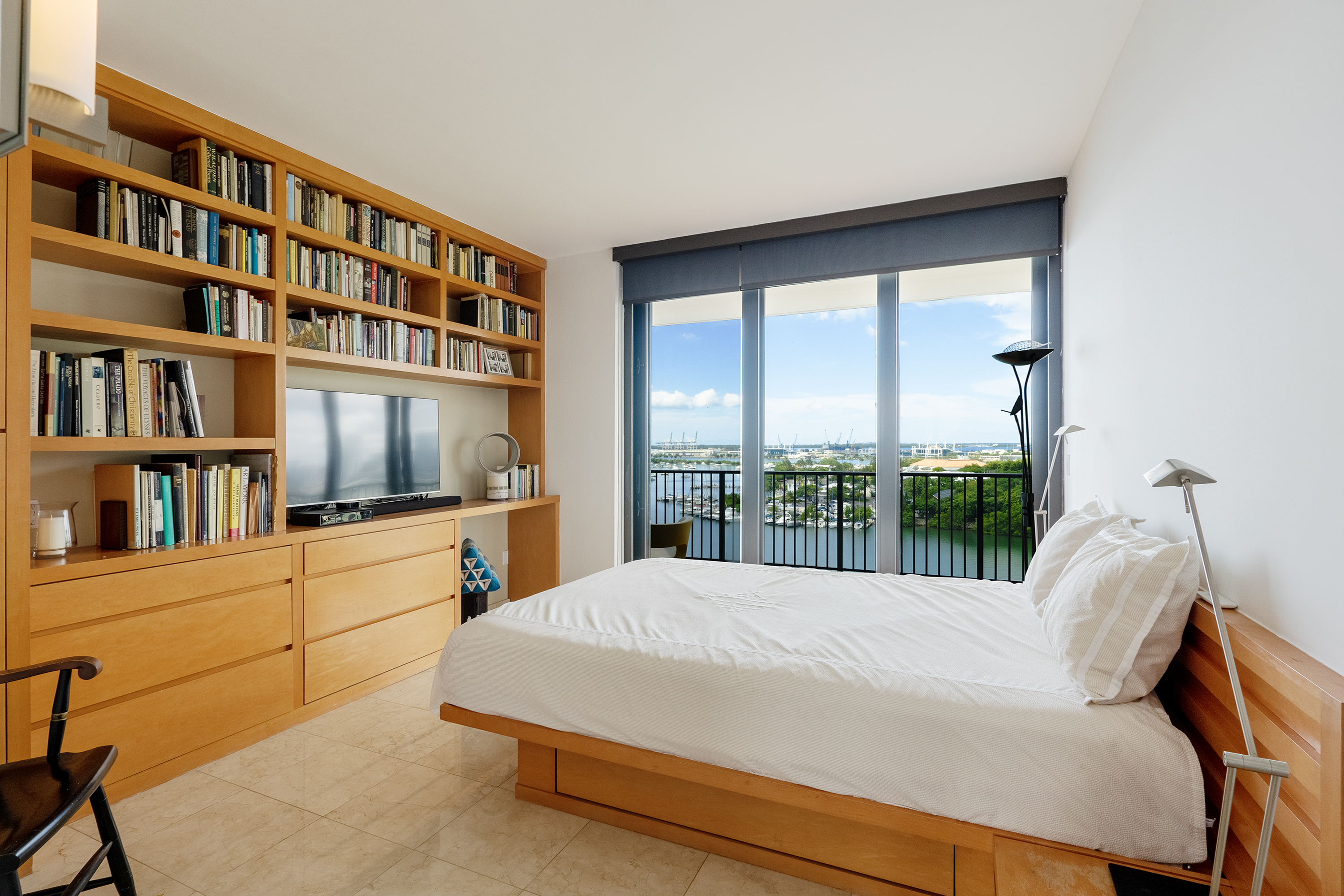 1000 Venetian Way 1103