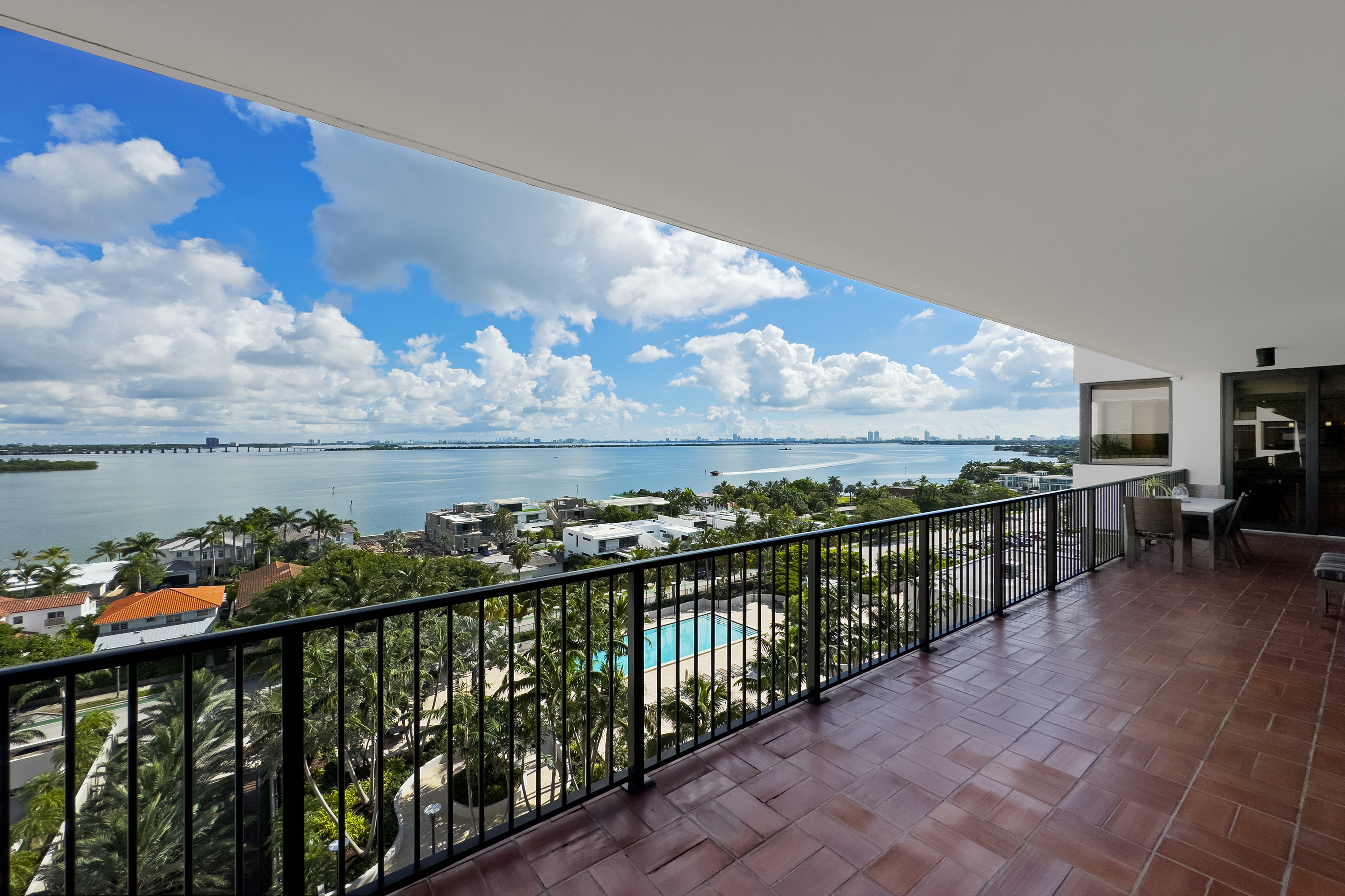 1000 Venetian Way 1103