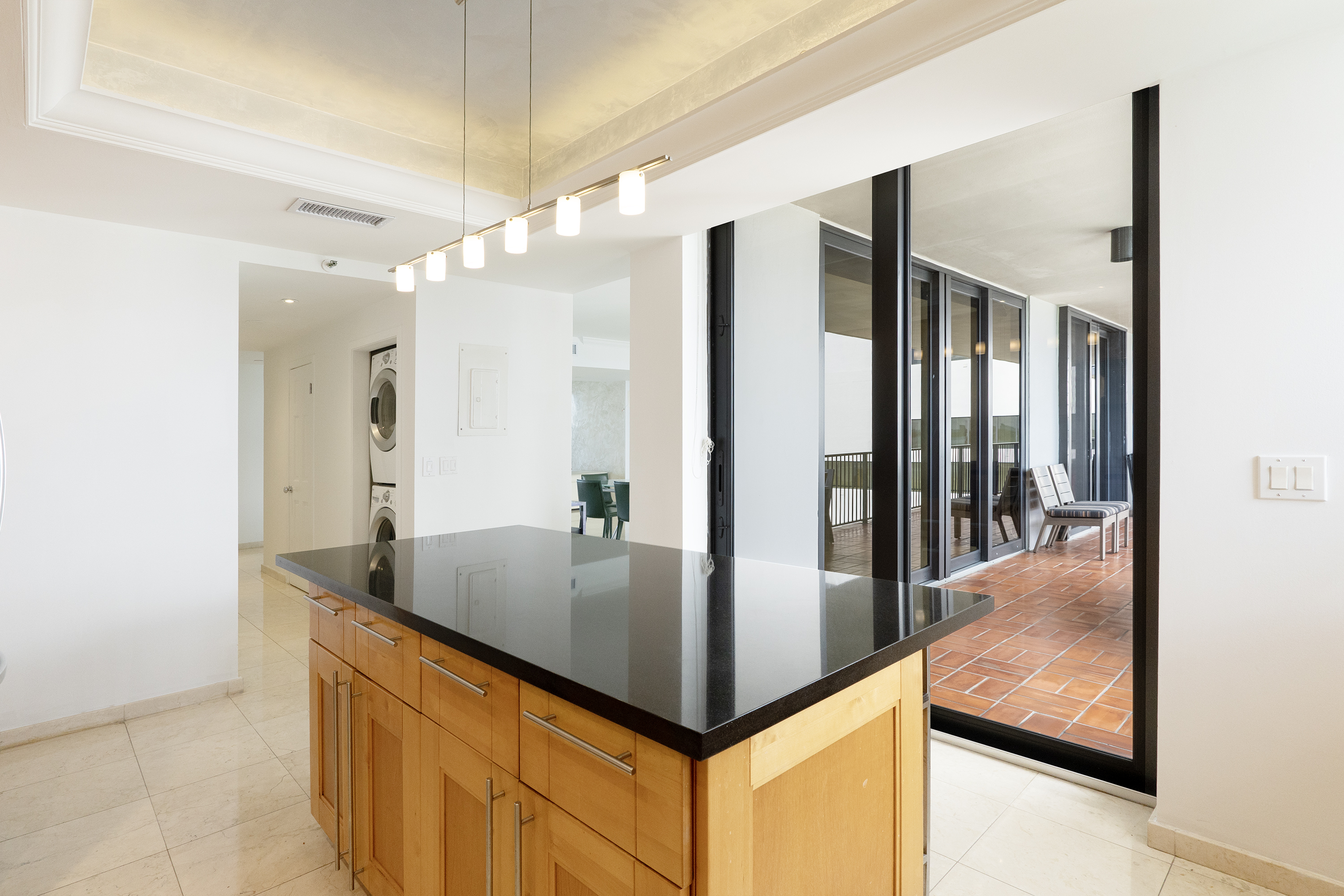 1000 Venetian Way 1103