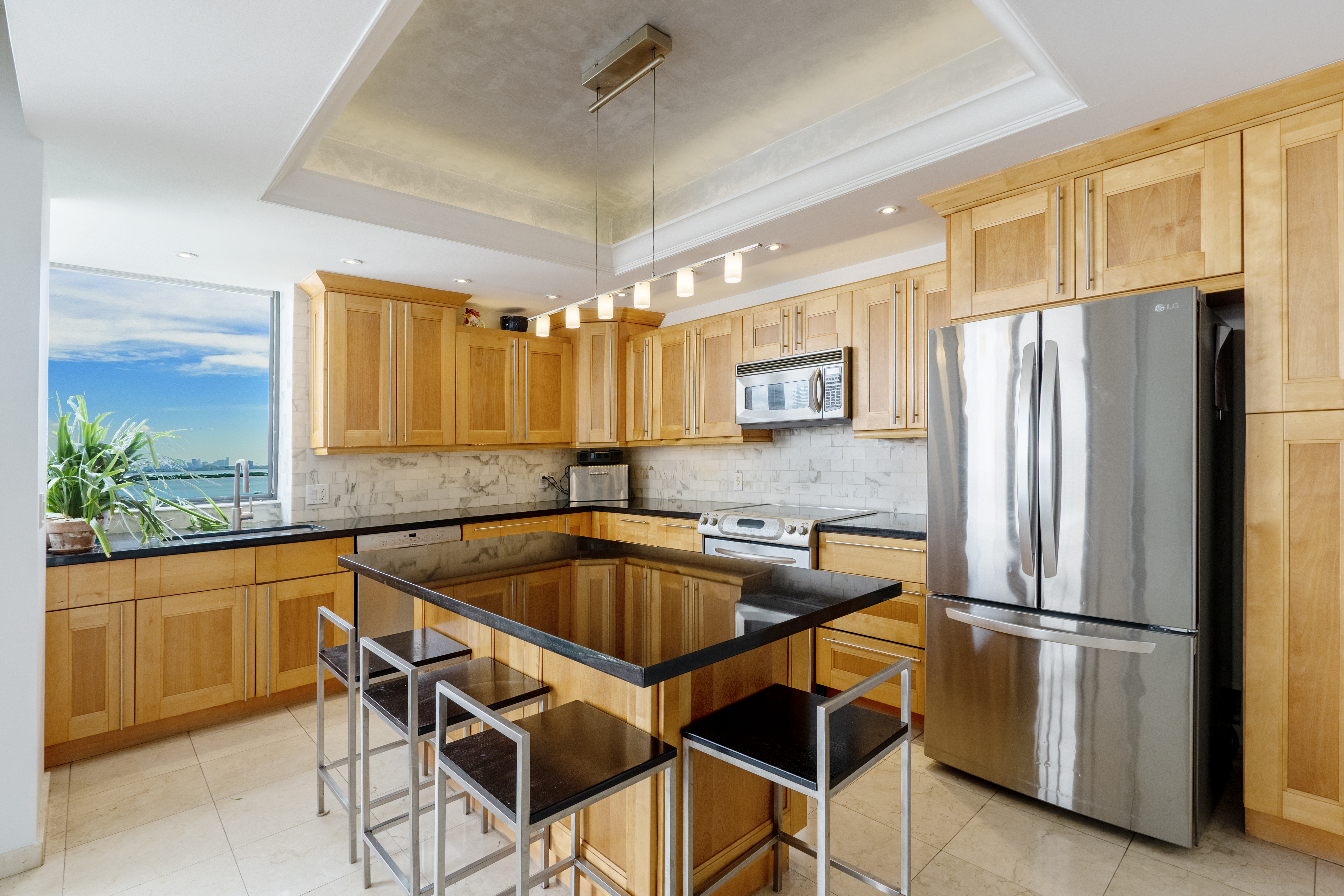 1000 Venetian Way 1103