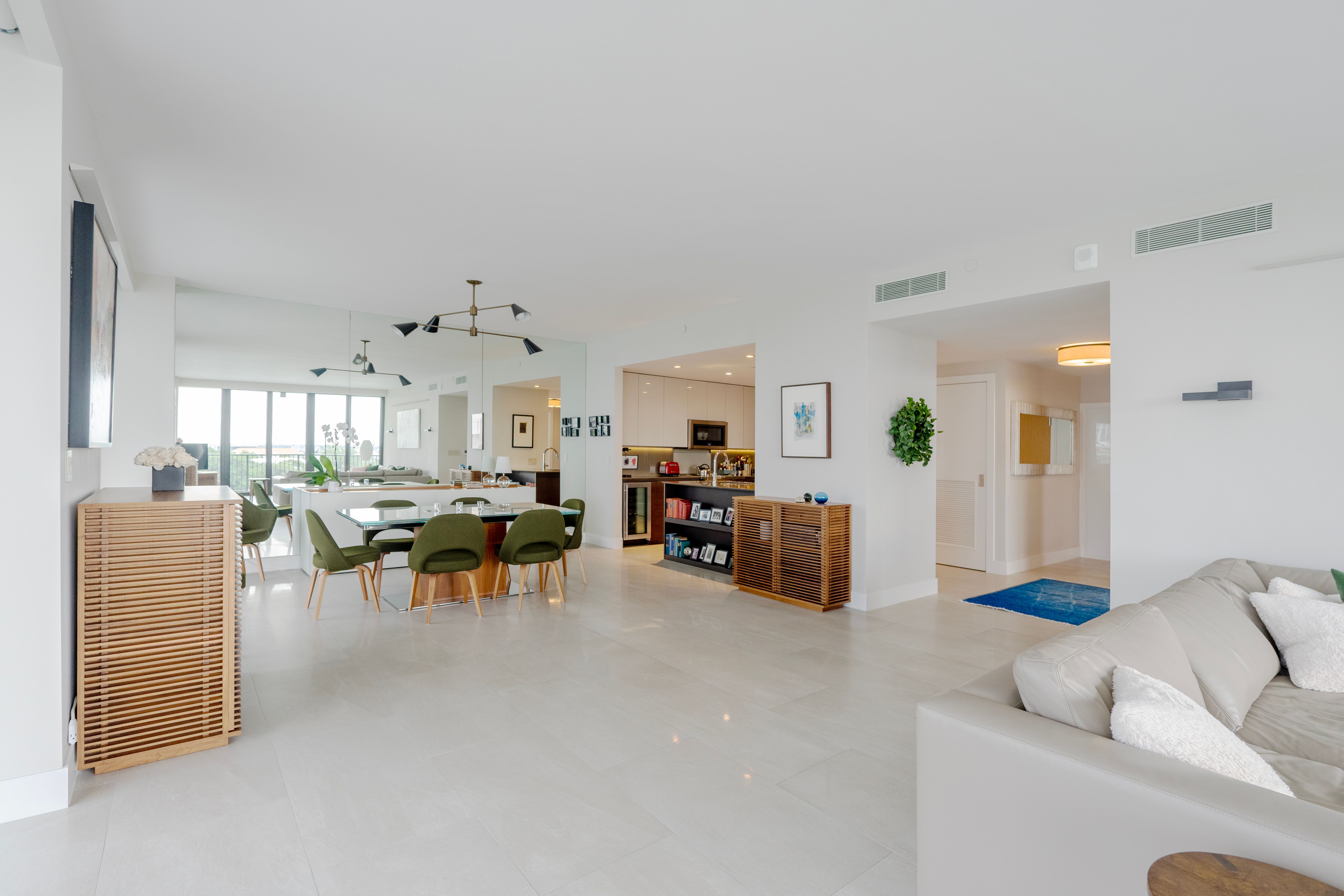 1000 Venetian Way 804