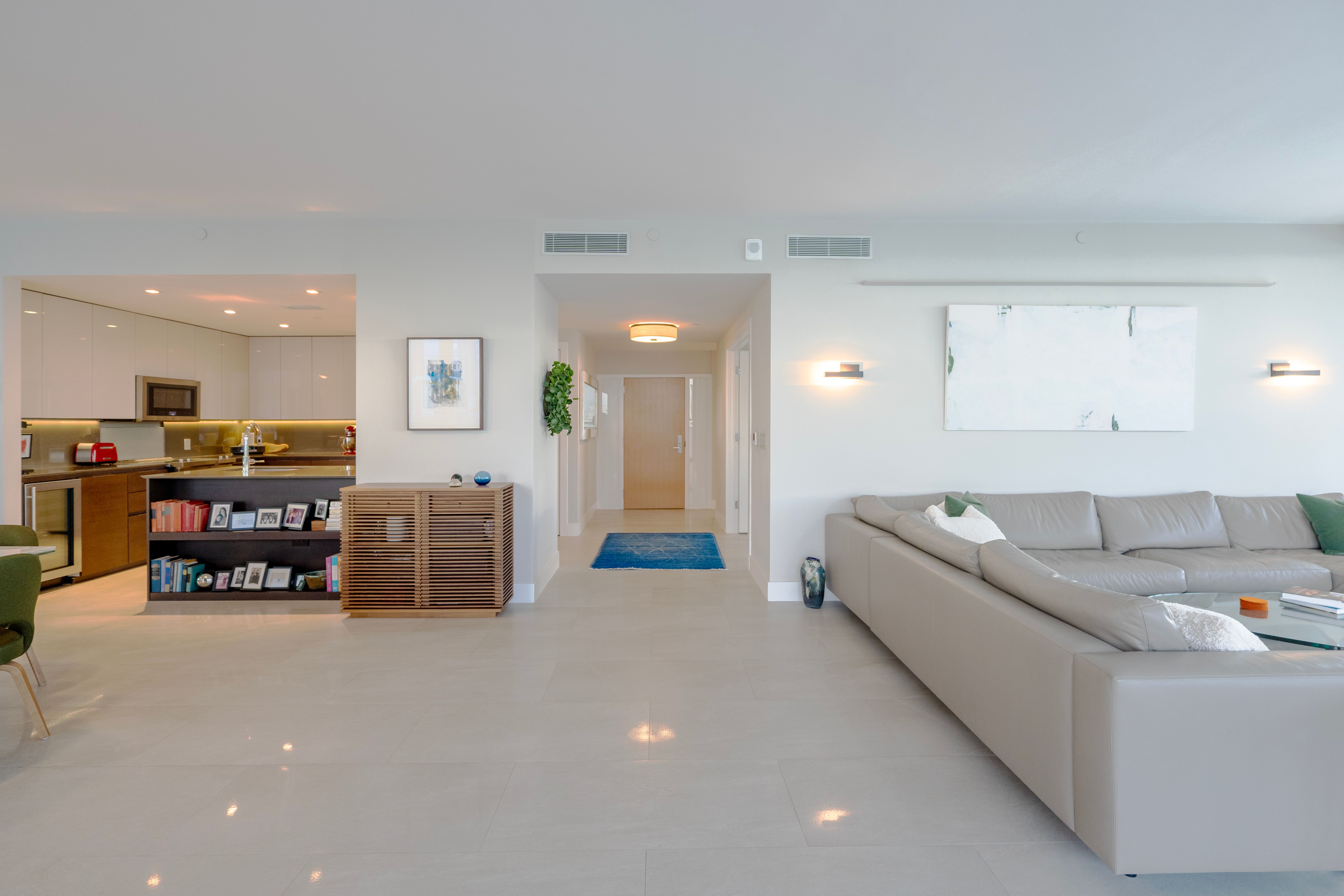1000 Venetian Way 804