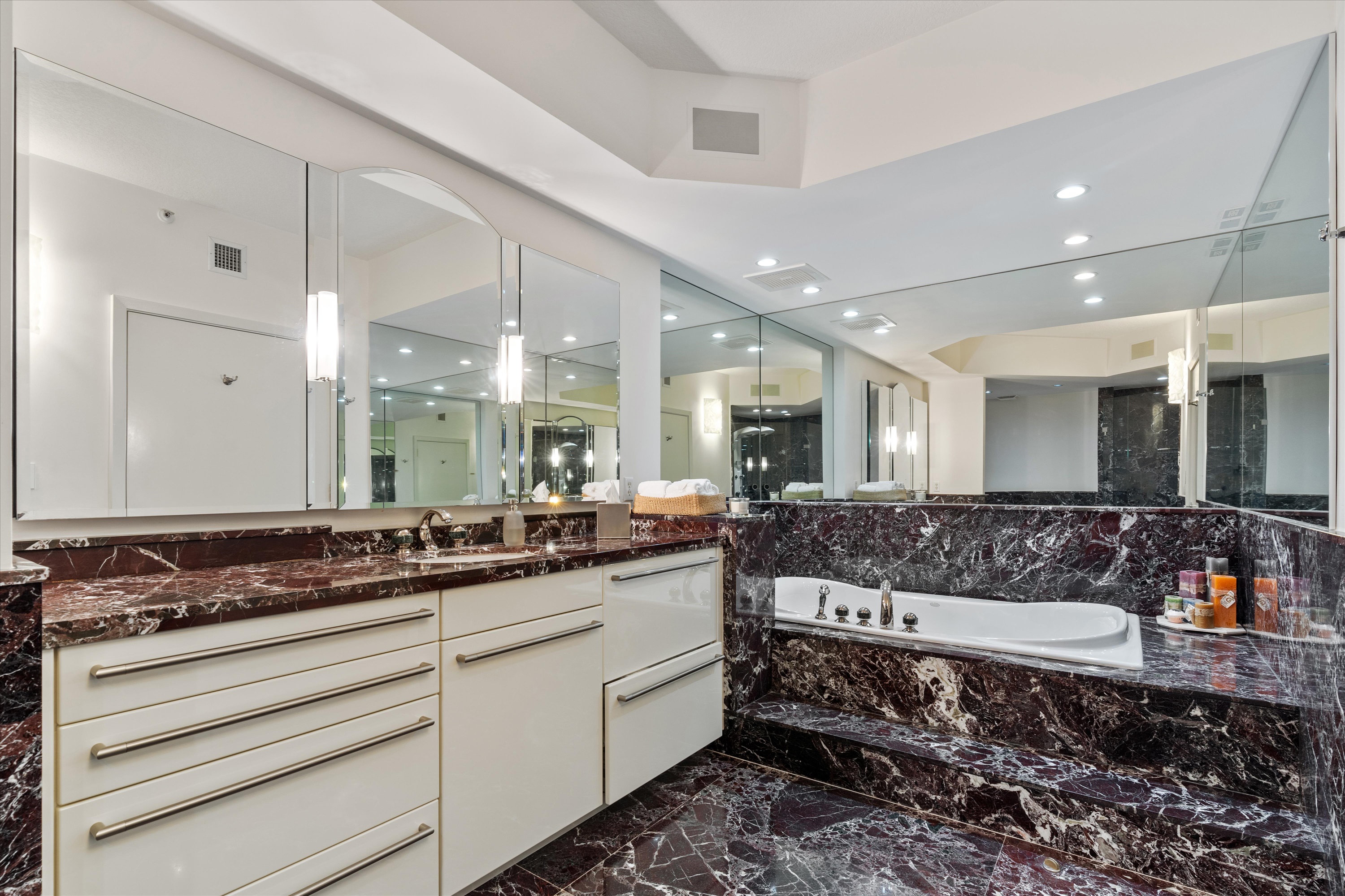 3055 Harbor Dr Unit# 1202