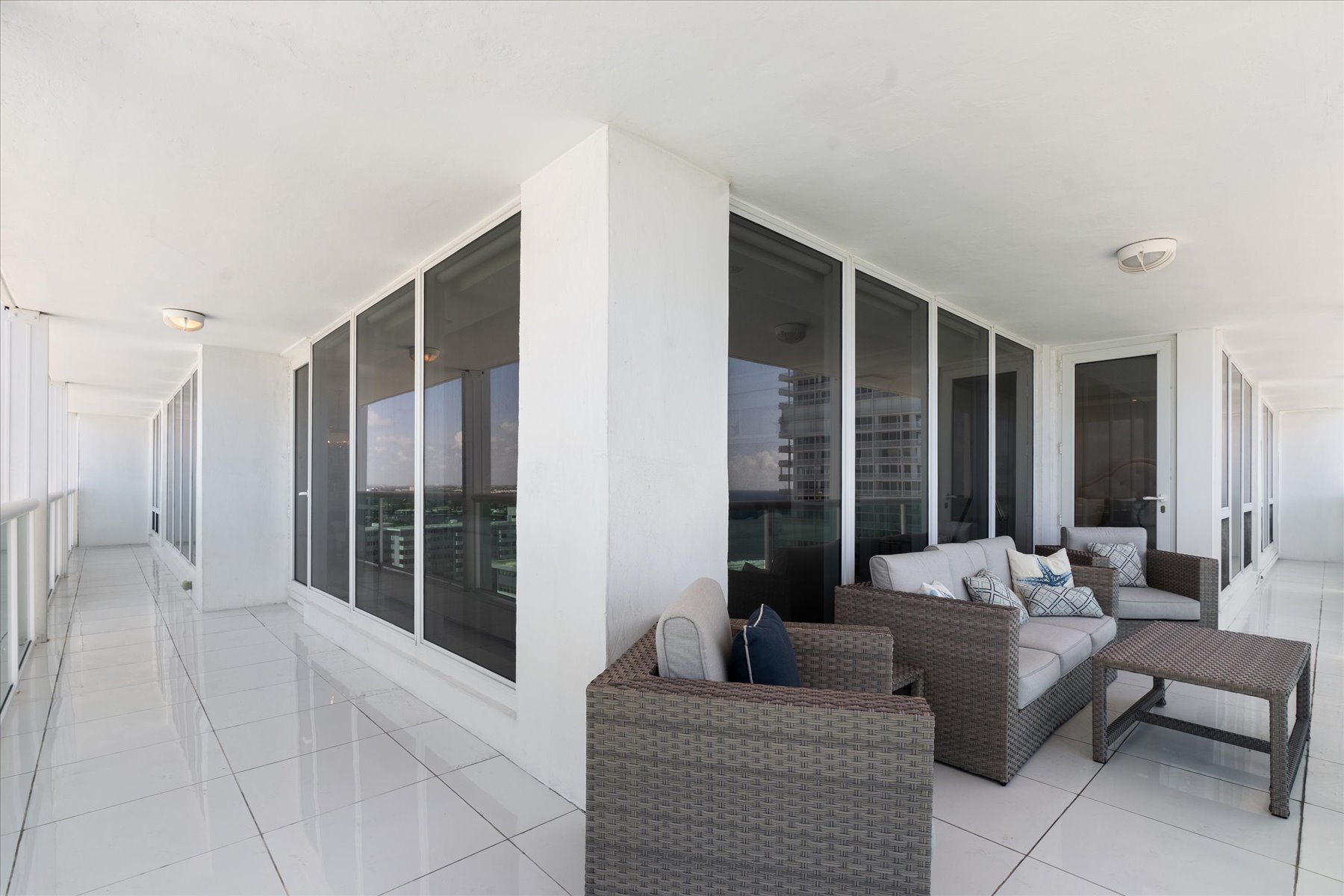 2100 S Ocean Ln Unit# 2102