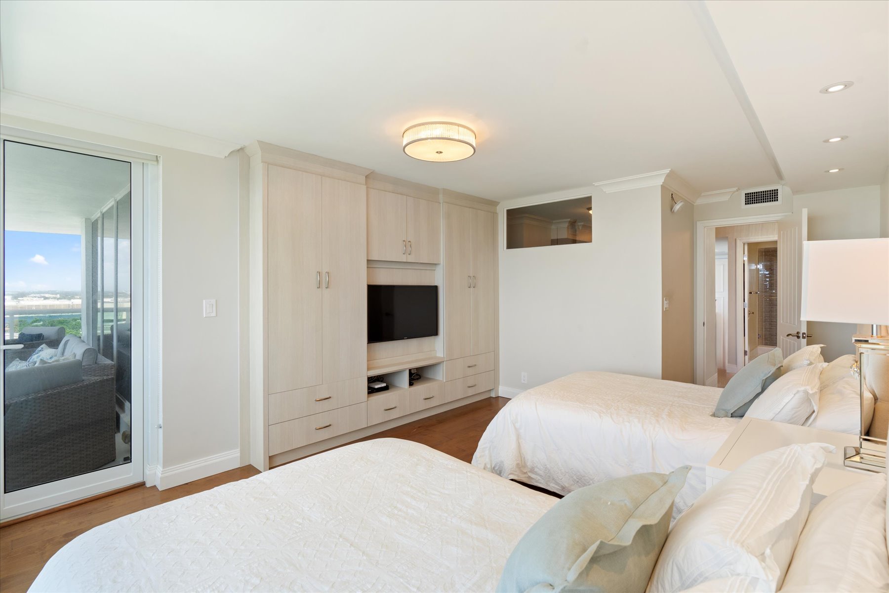 2100 S Ocean Ln Unit# 2102