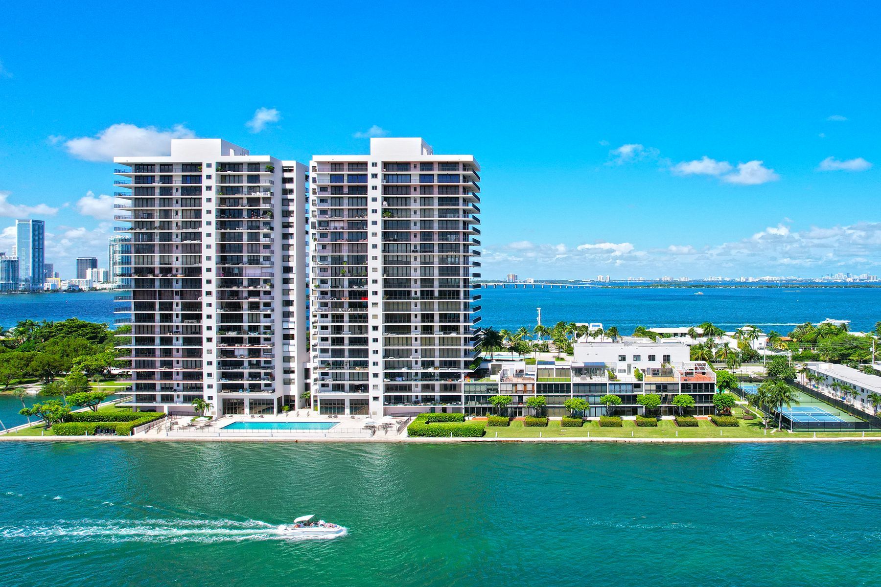 1000 Venetian Way Unit# 706