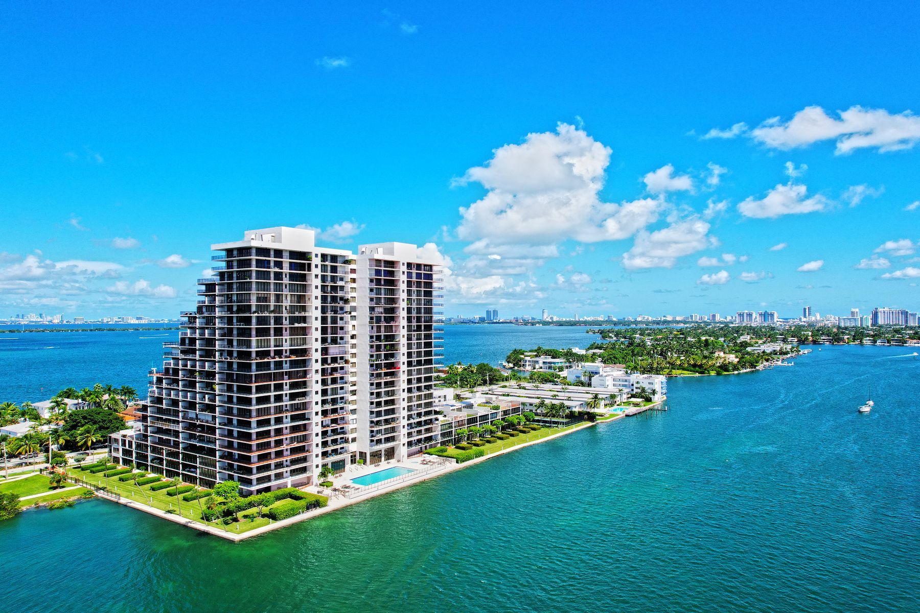 1000 Venetian Way Unit# 706