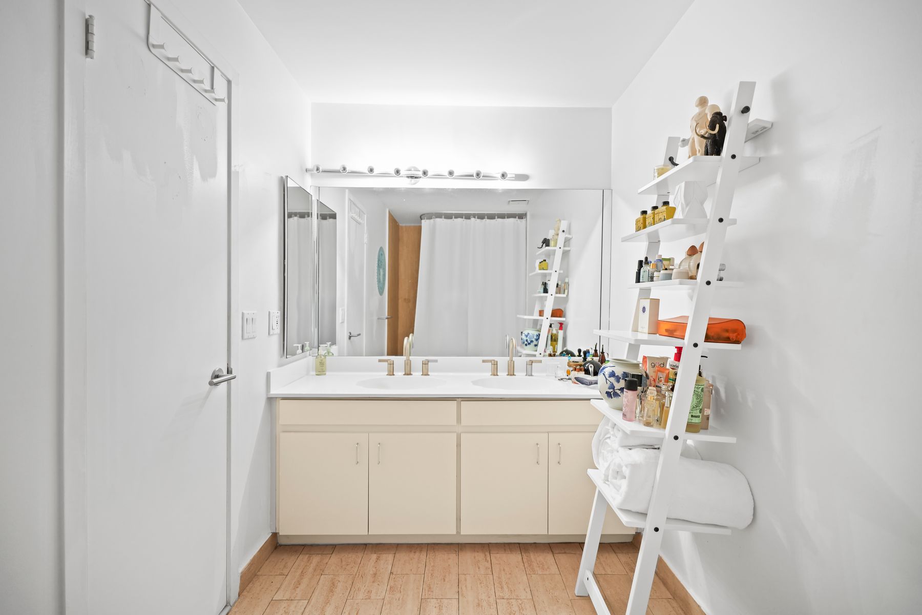 1000 Venetian Way Unit# 706