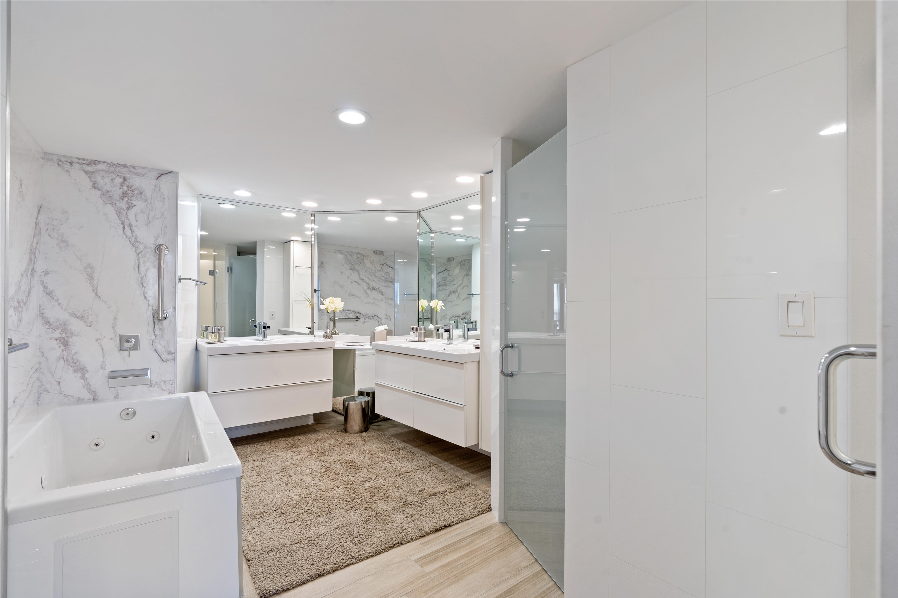 2200 S Ocean Ln #1606