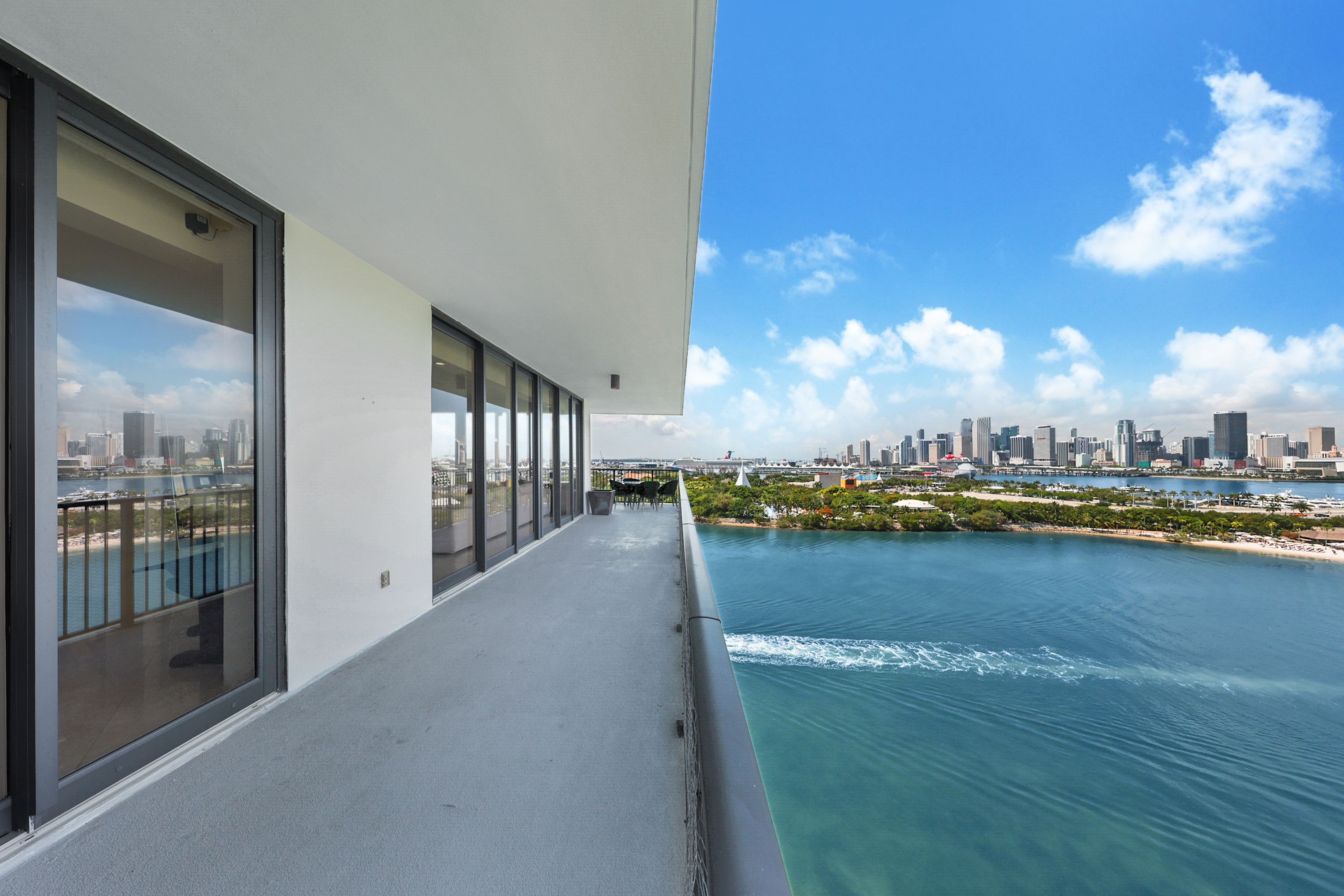 1000 Venetian Way Unit# 1304