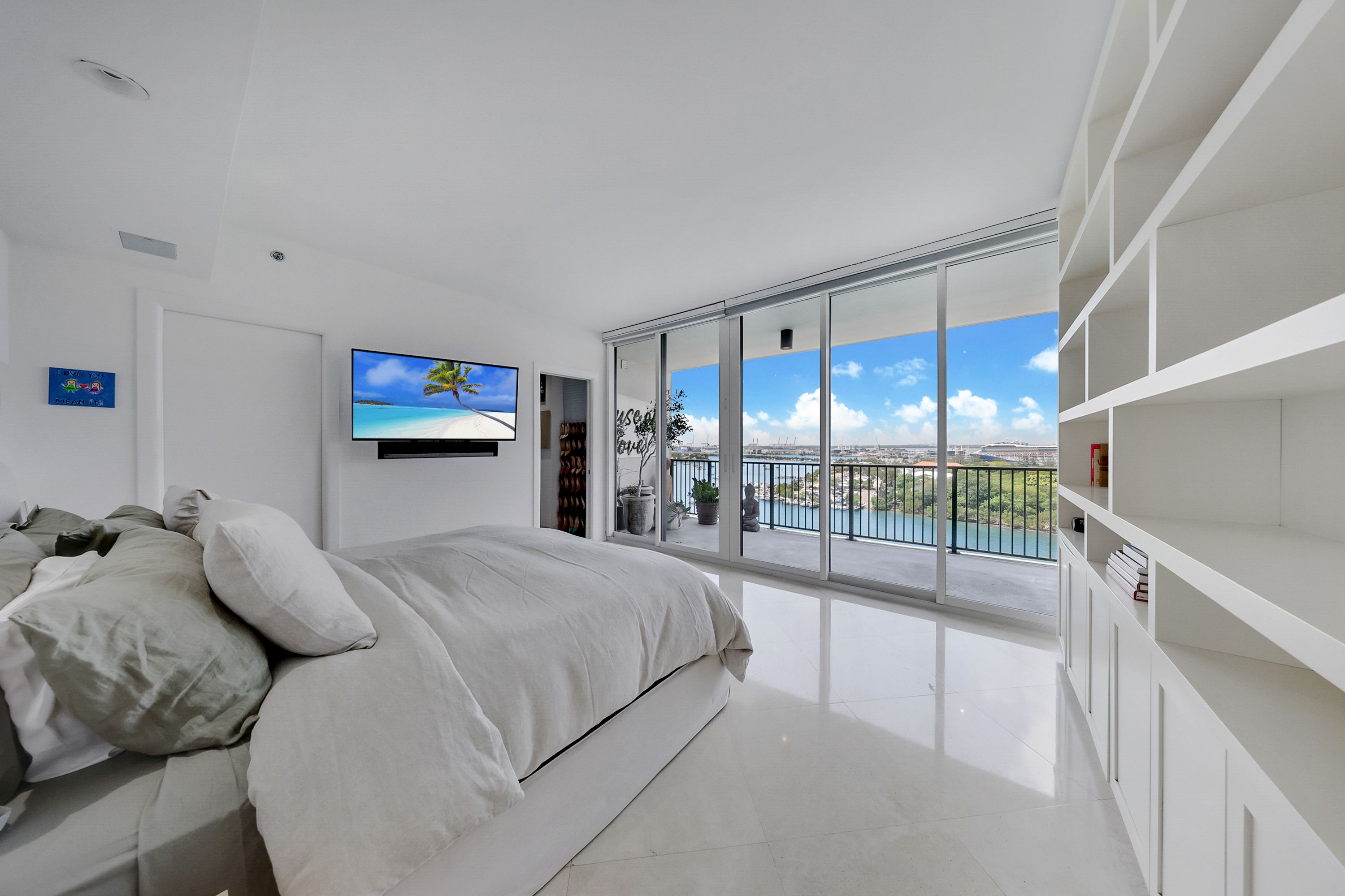 1000 Venetian Way Unit# 1304
