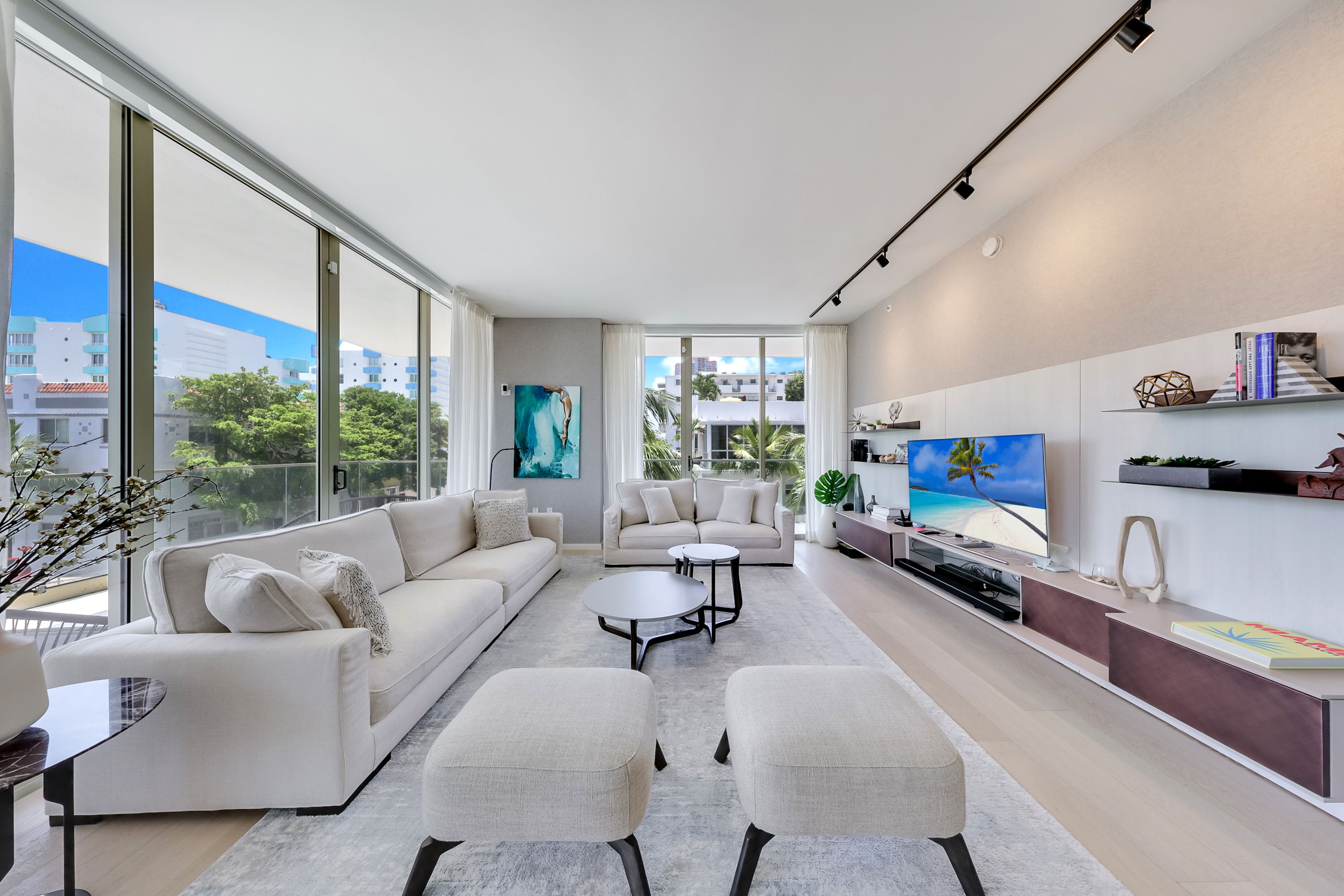 300 Collins Ave Unit# 3D