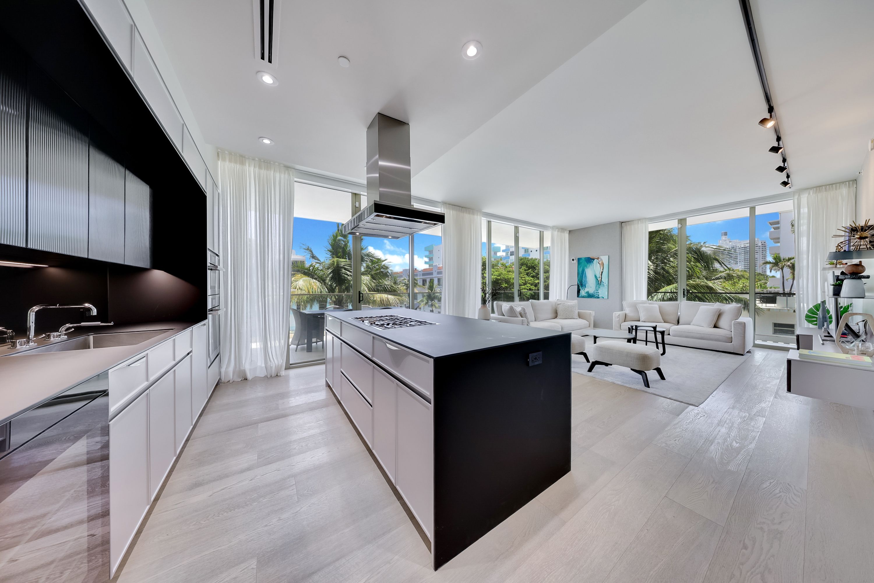 300 Collins Ave Unit# 3D