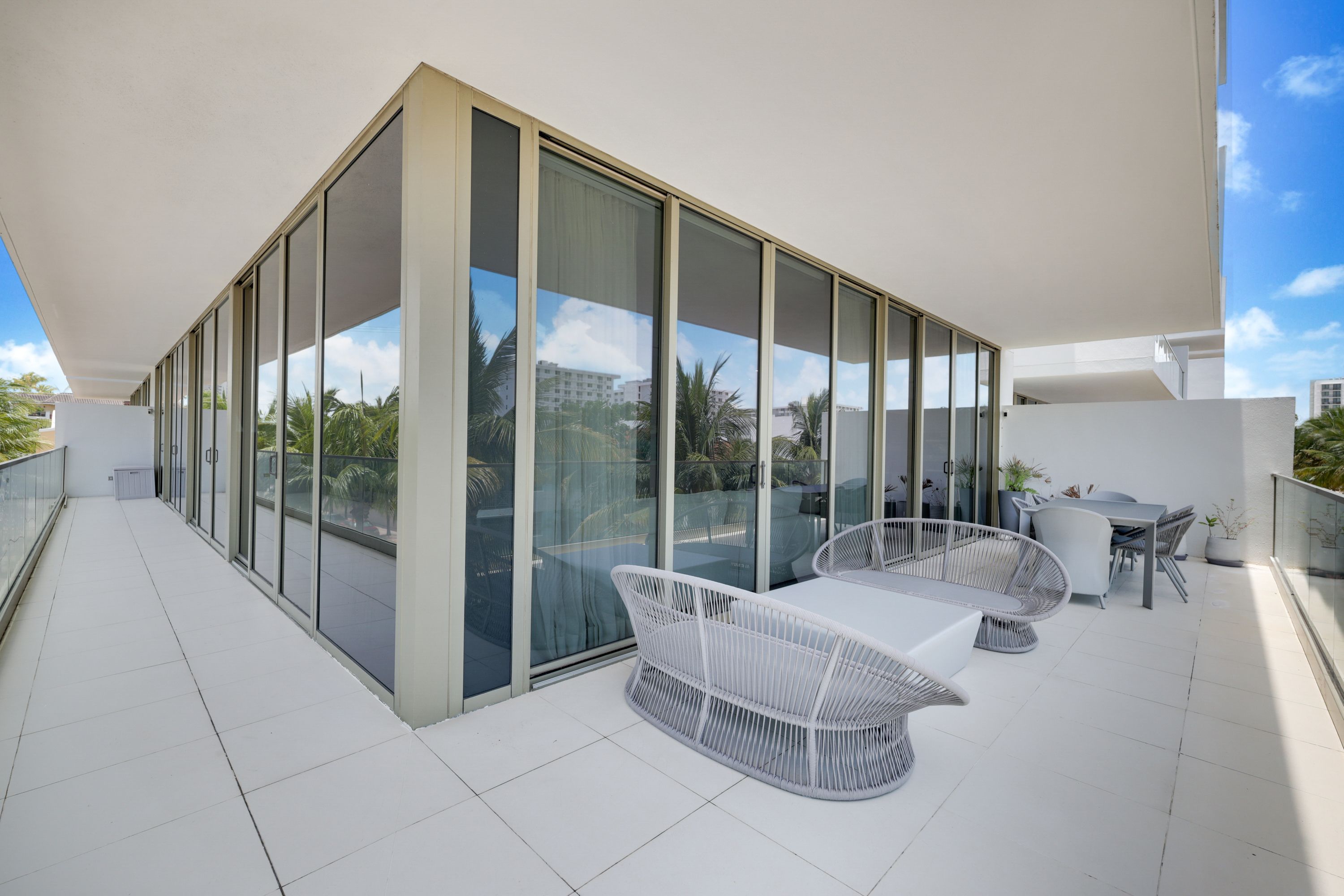 300 Collins Ave Unit# 3D
