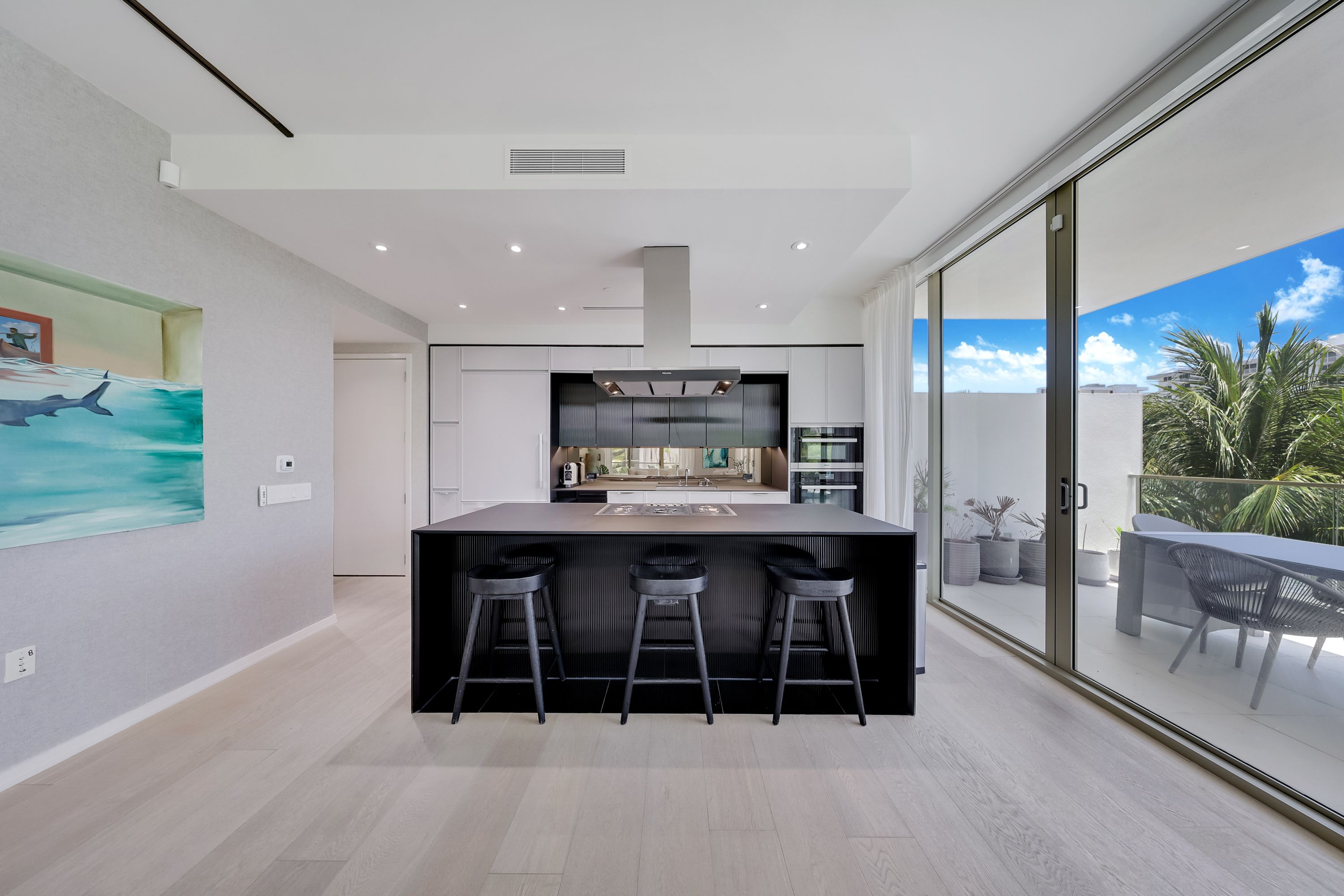 300 Collins Ave Unit# 3D